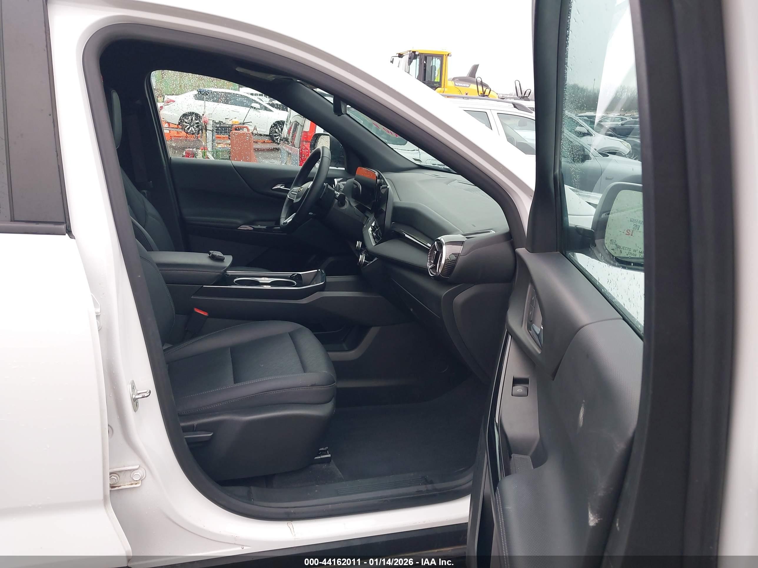 CHEVROLET EQUINOX image 5