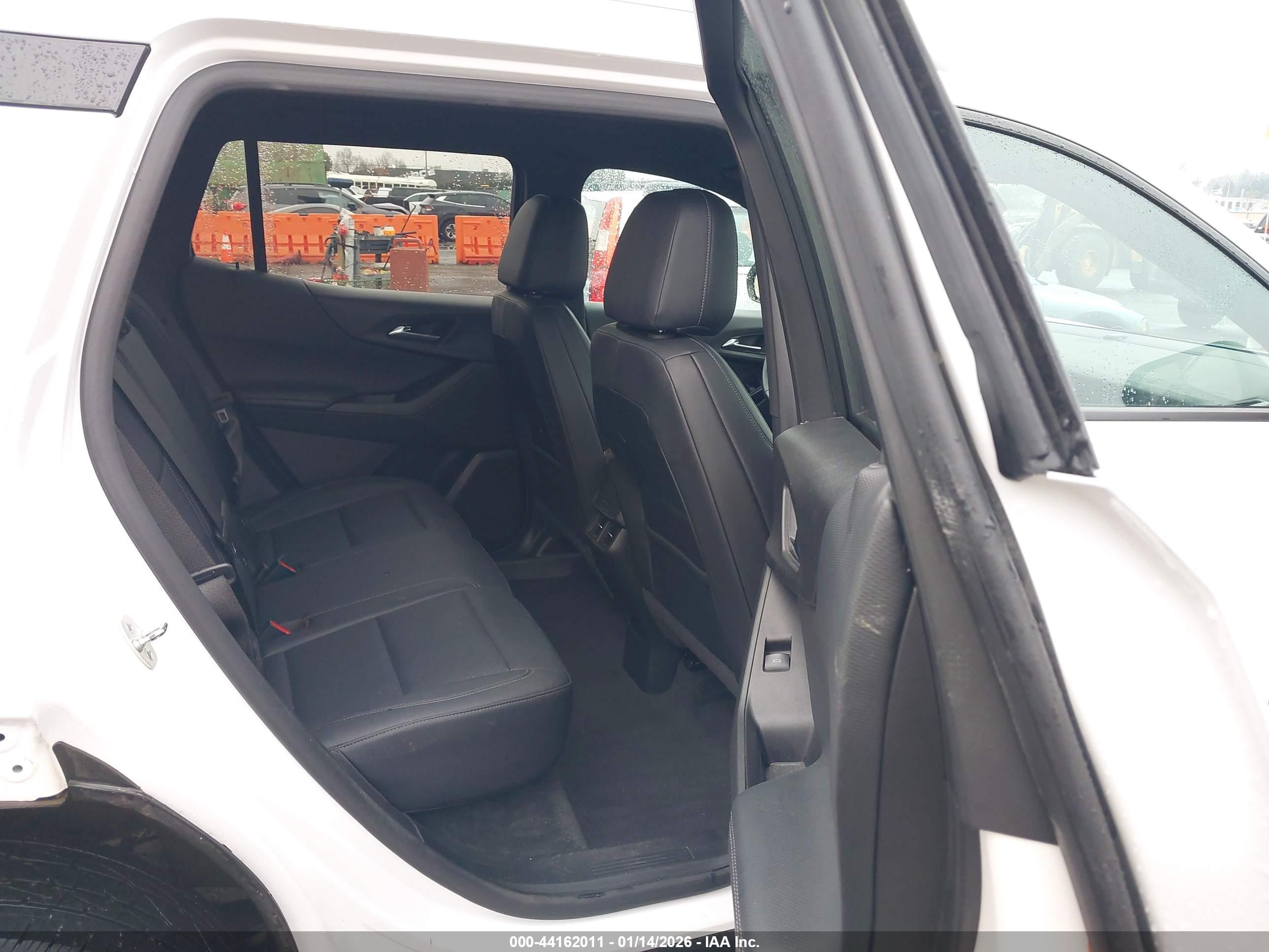 CHEVROLET EQUINOX image 8