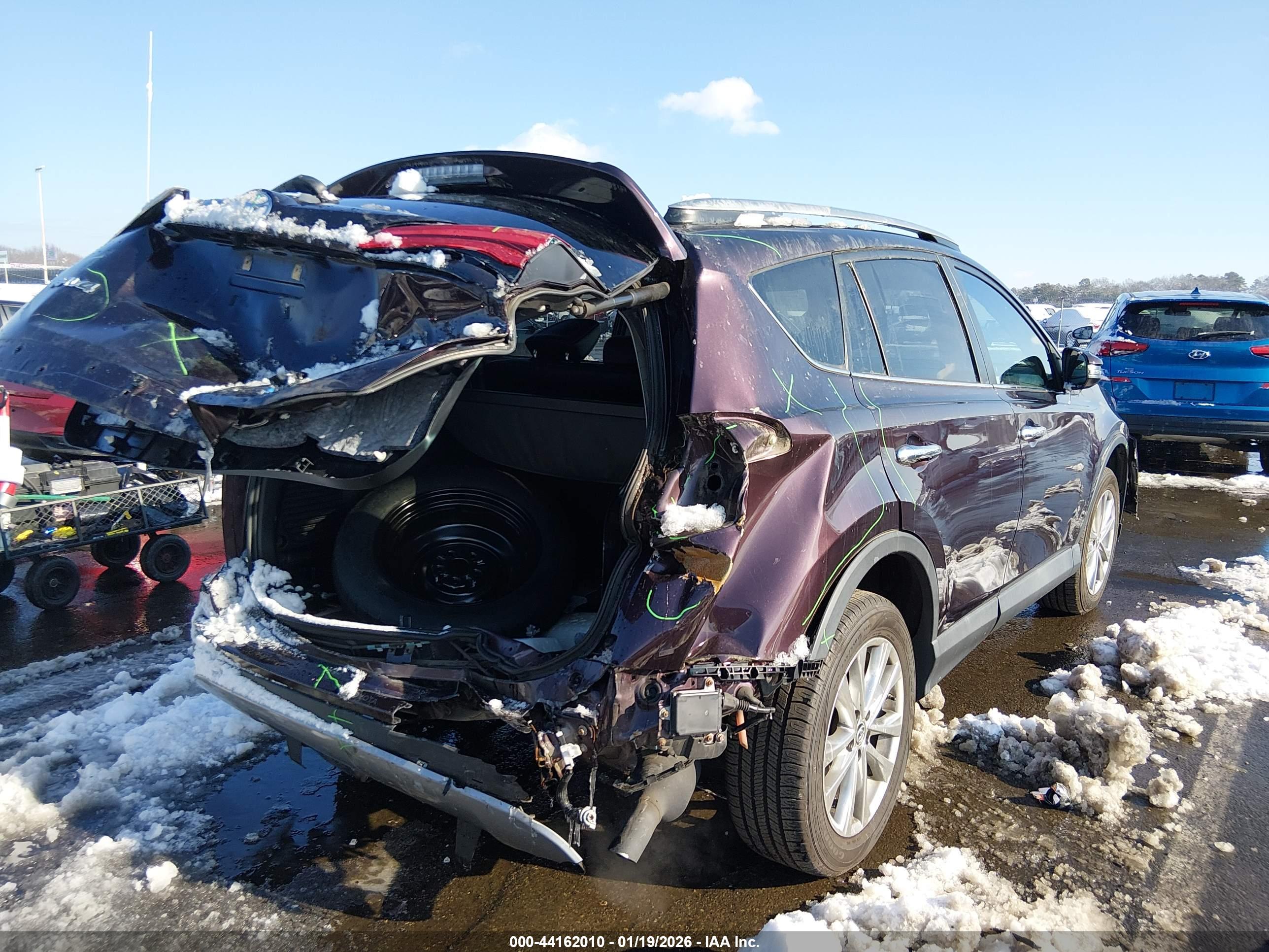 TOYOTA RAV4 image 4