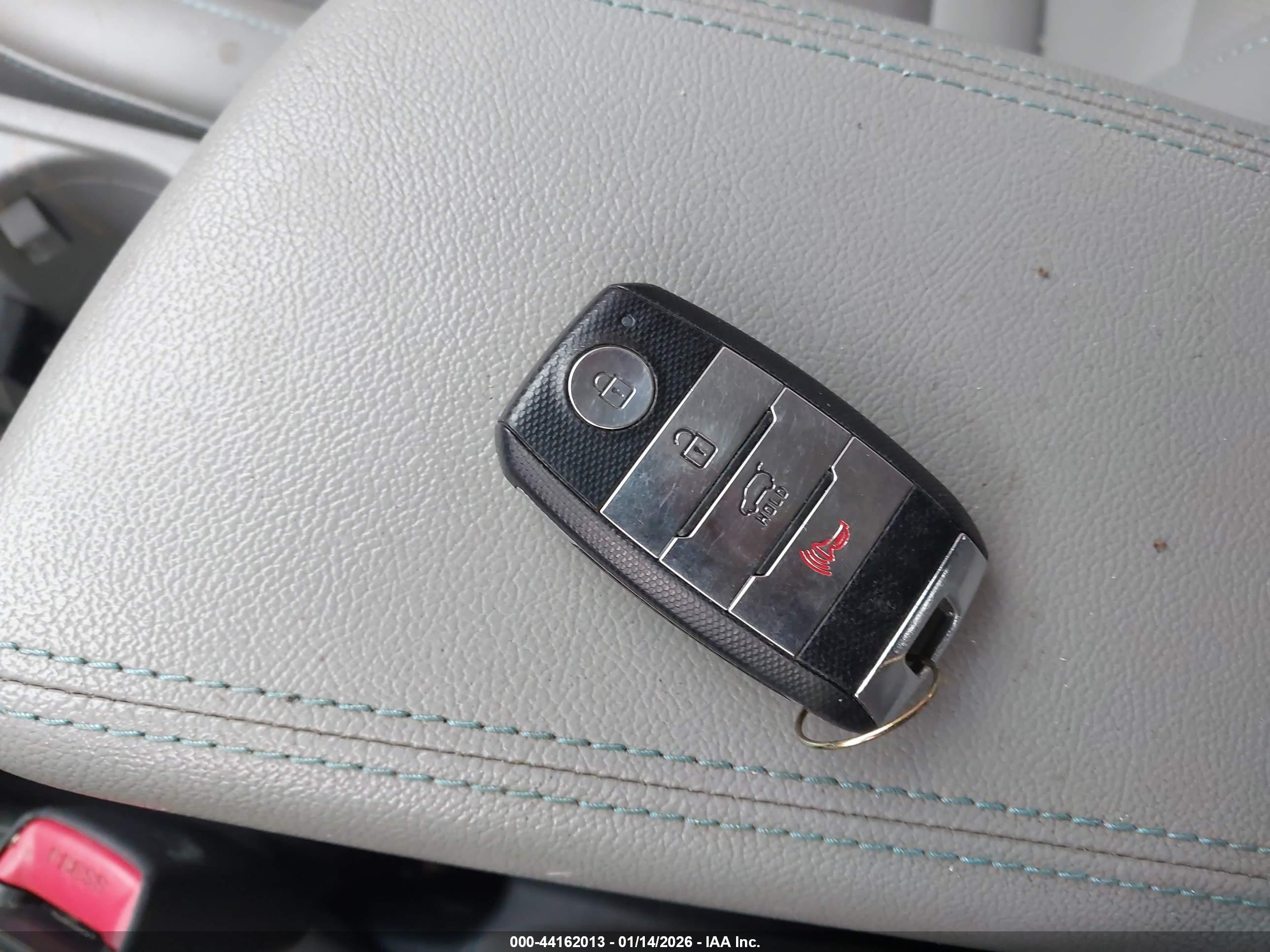 KIA NIRO image 11