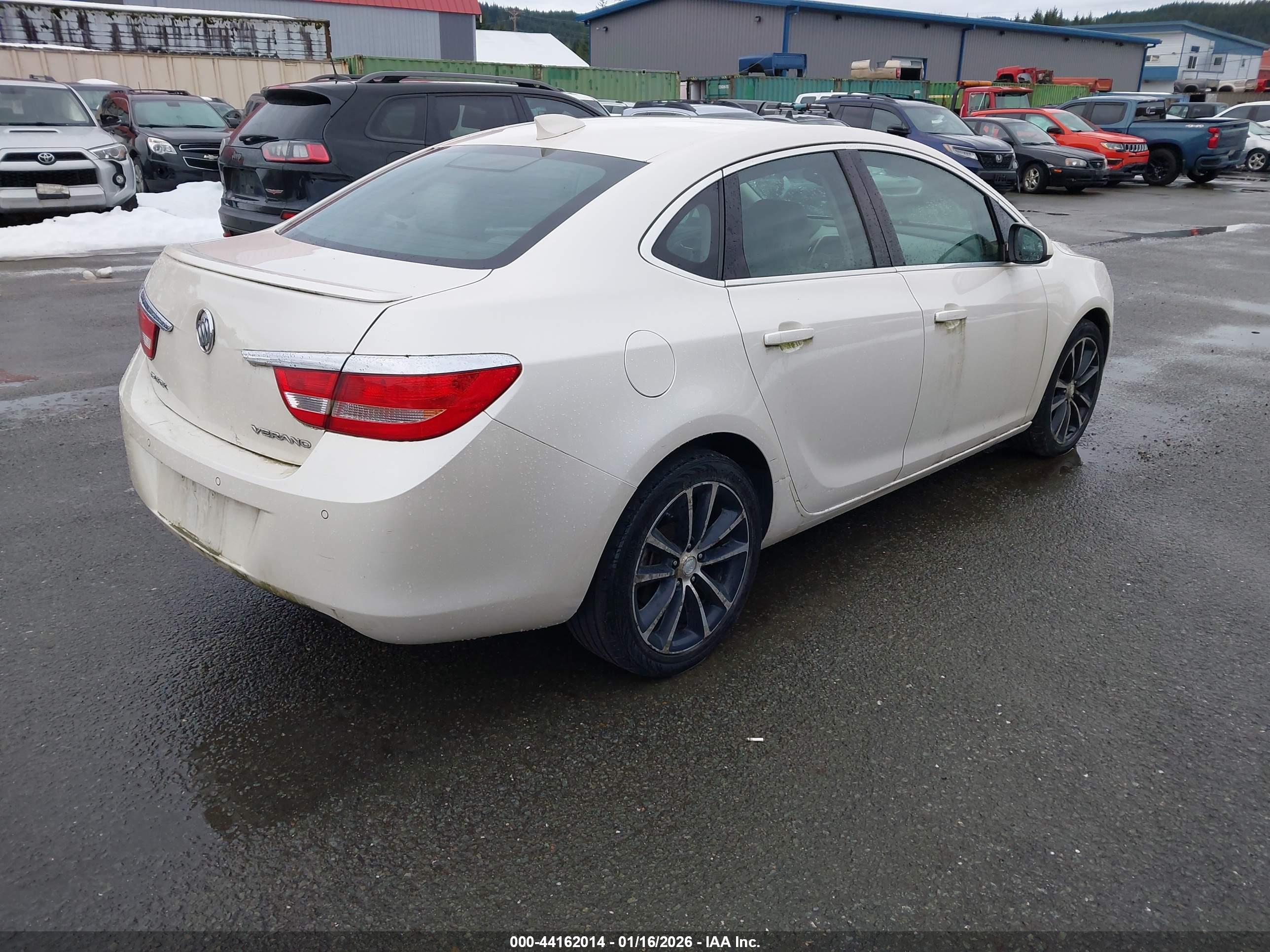 BUICK VERANO image 4
