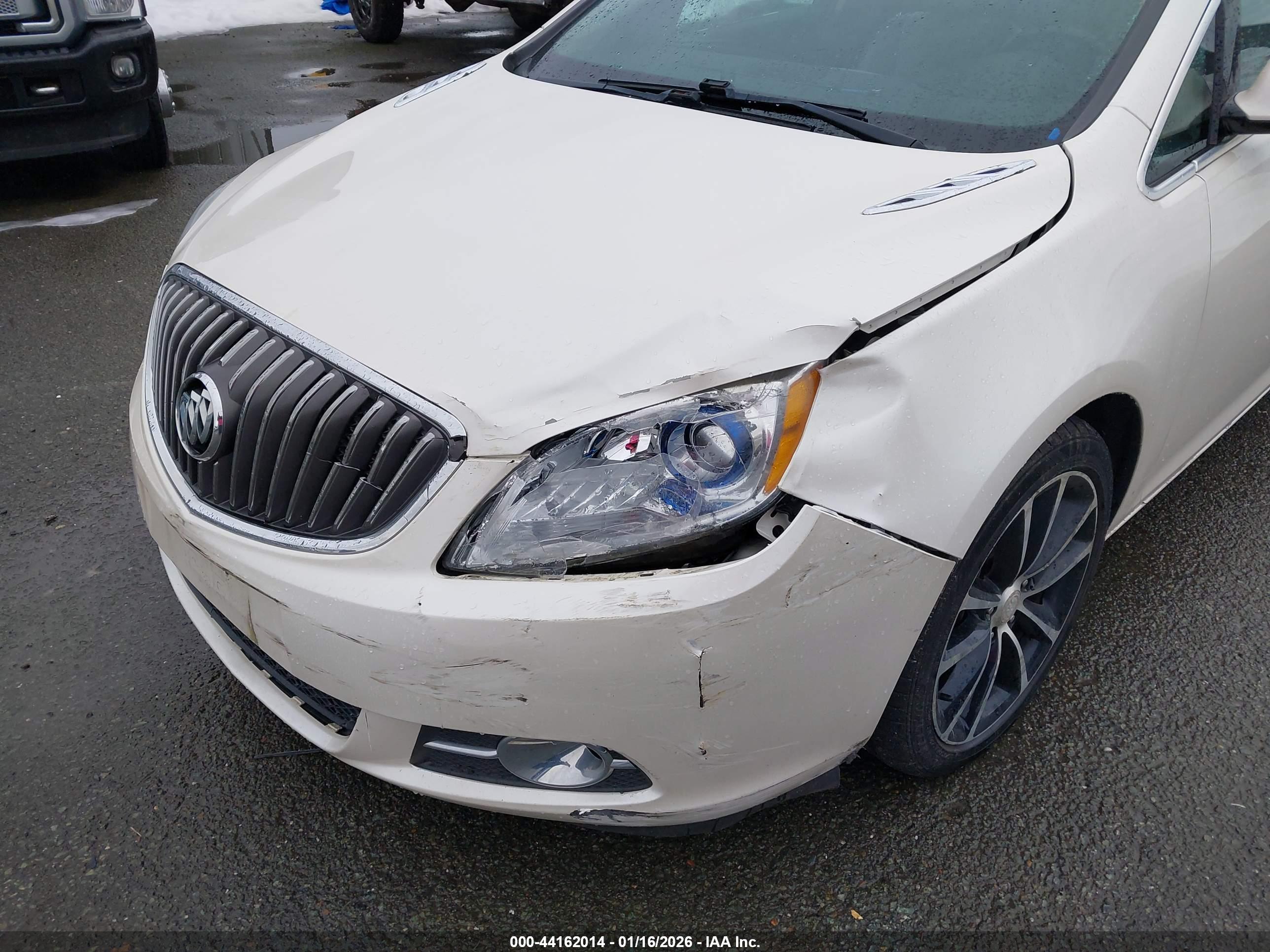 BUICK VERANO image 6