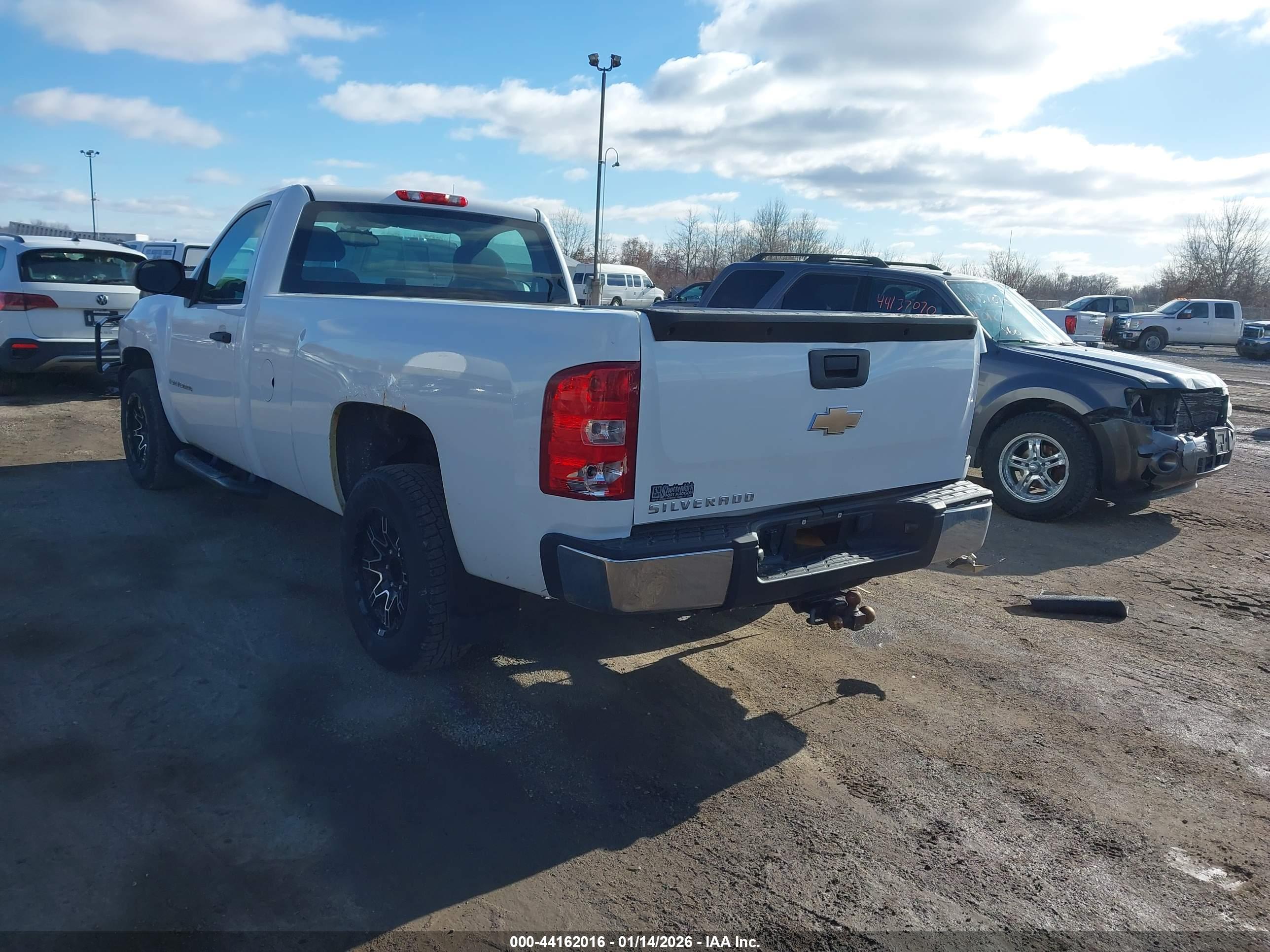 CHEVROLET SILVERADO image 3