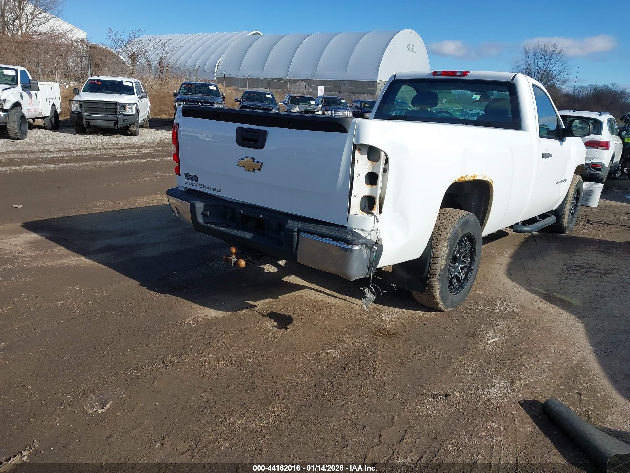 CHEVROLET SILVERADO image 4