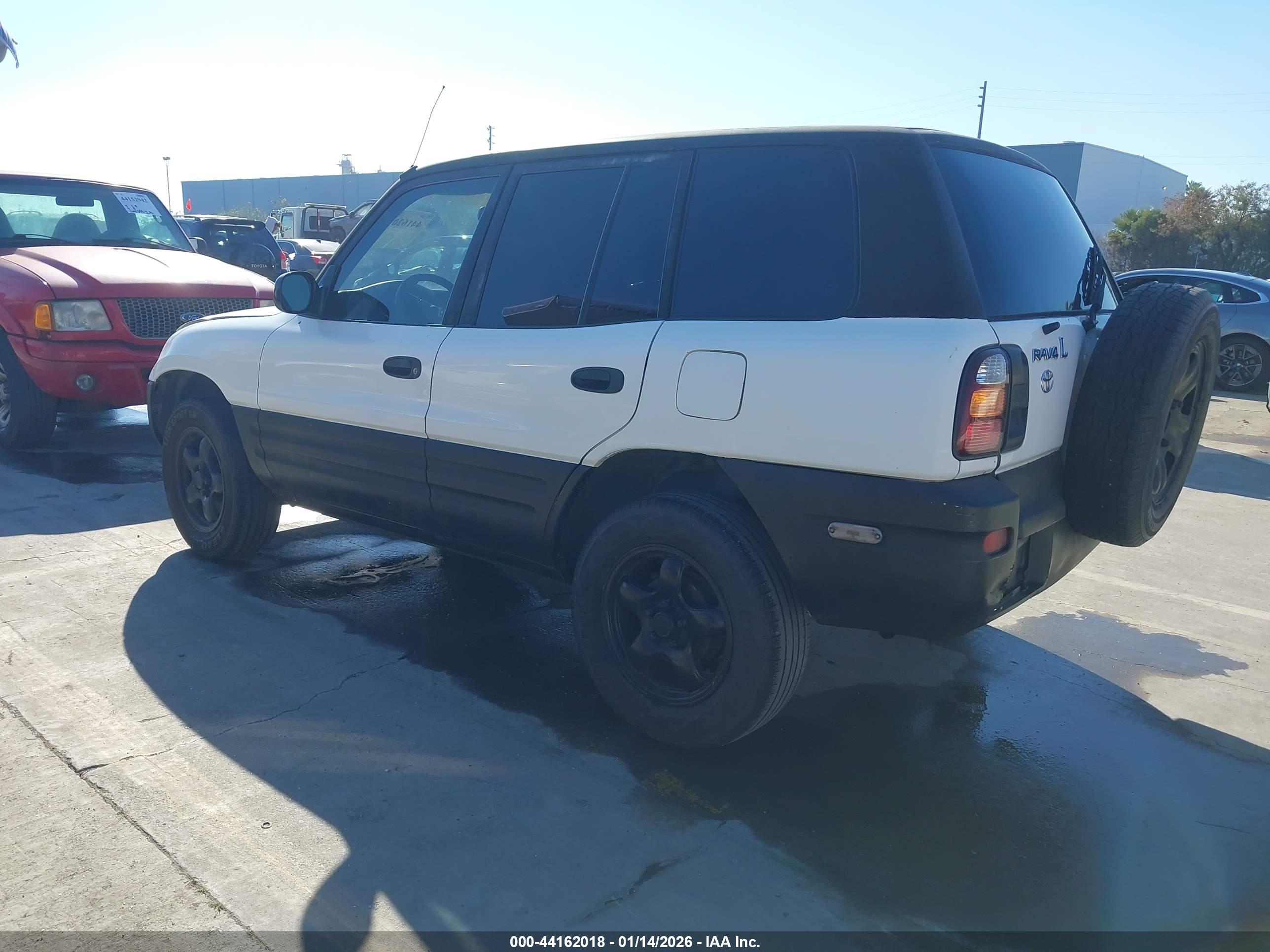 TOYOTA RAV4 image 3