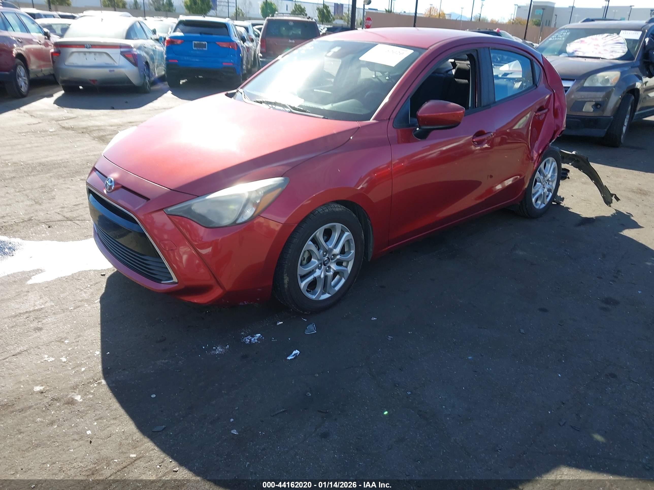 TOYOTA YARIS image 2