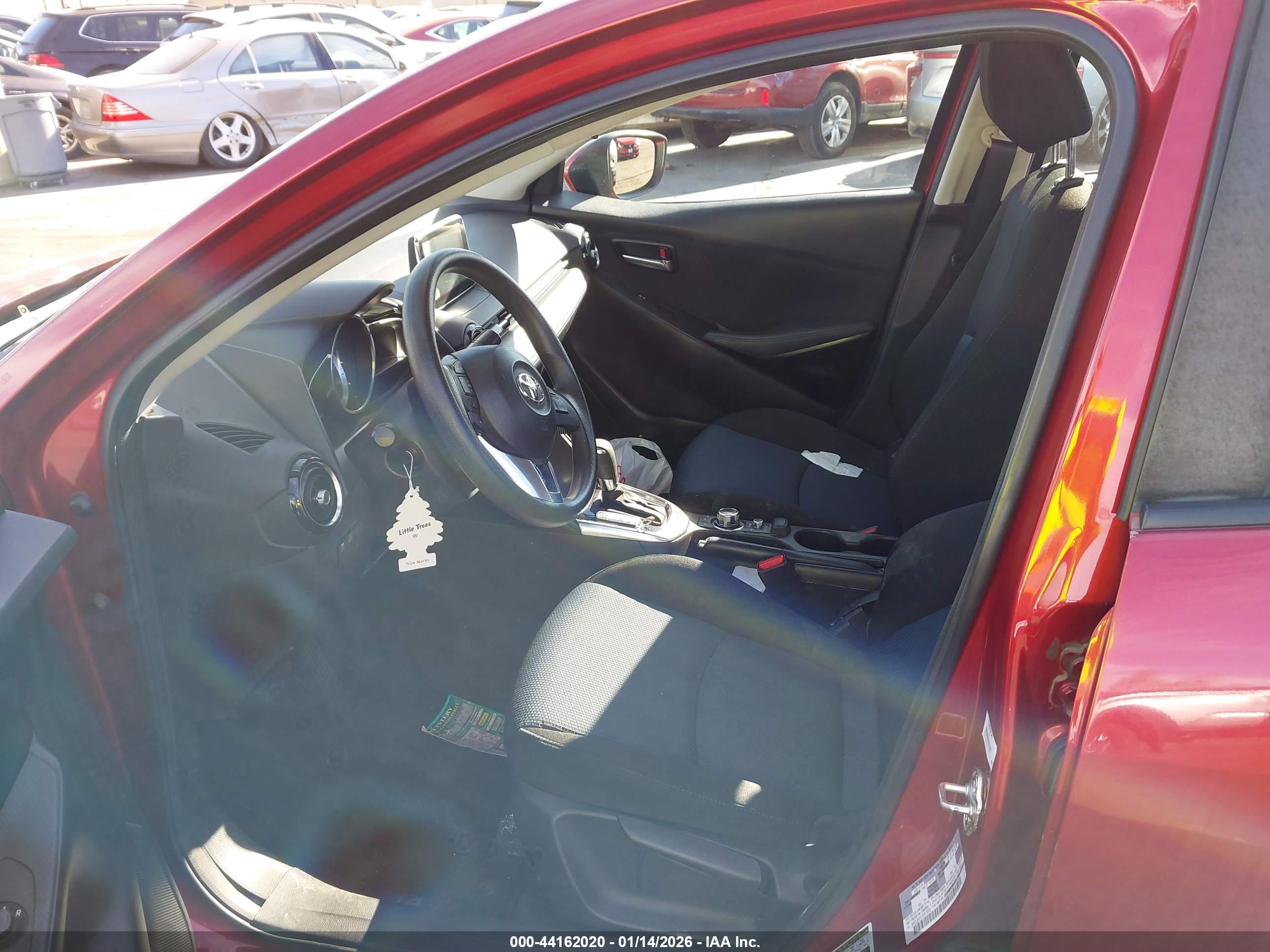 TOYOTA YARIS image 5