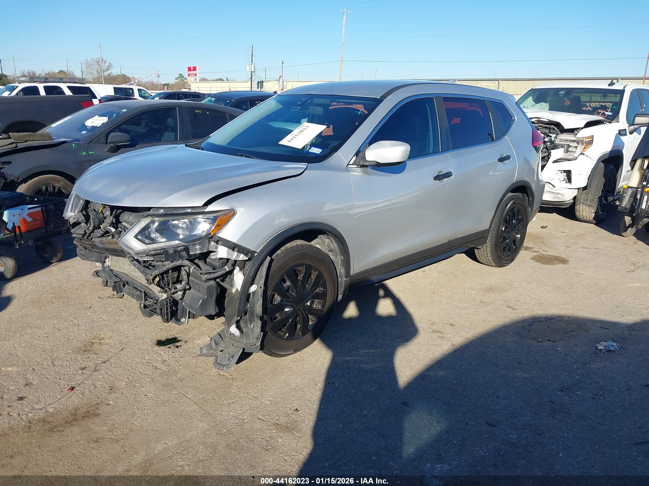 NISSAN ROGUE image 2