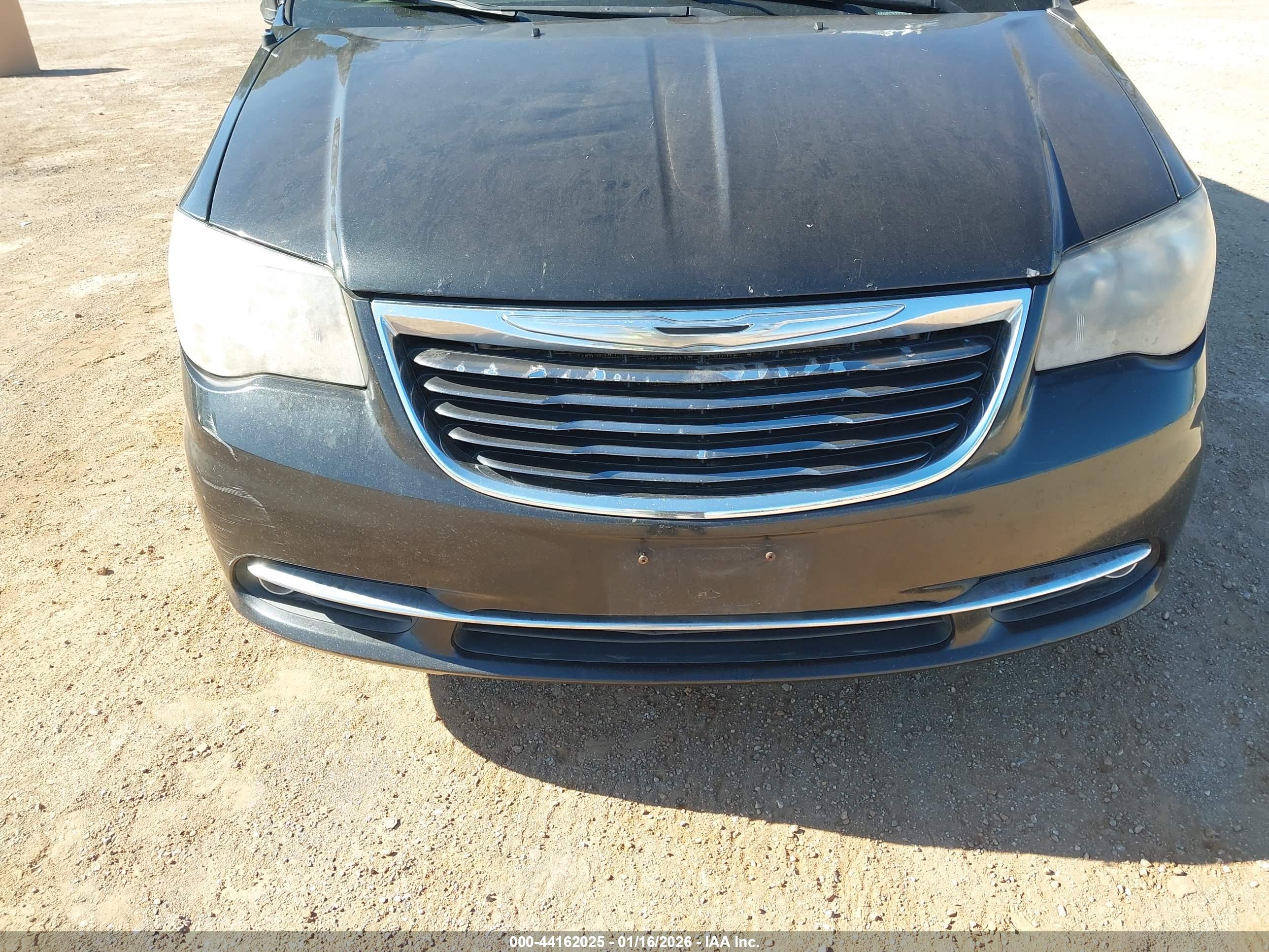 CHRYSLER TOWN image 6