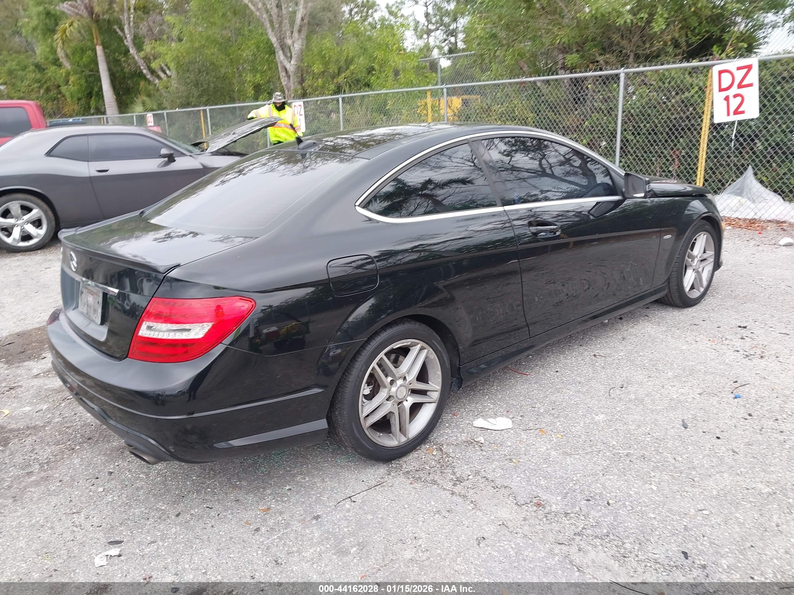 MERCEDES-BENZ C image 4