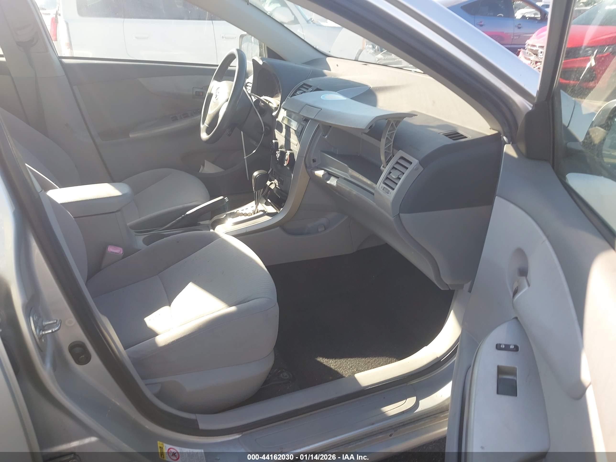 TOYOTA COROLLA image 5