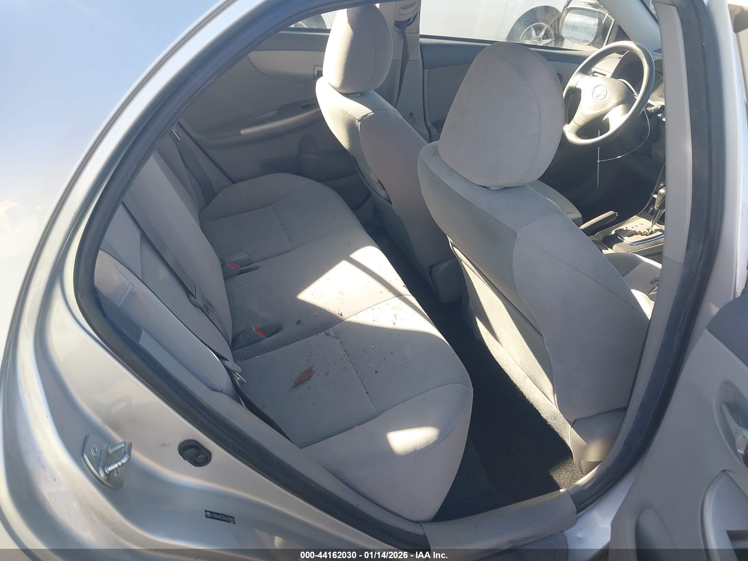 TOYOTA COROLLA image 8