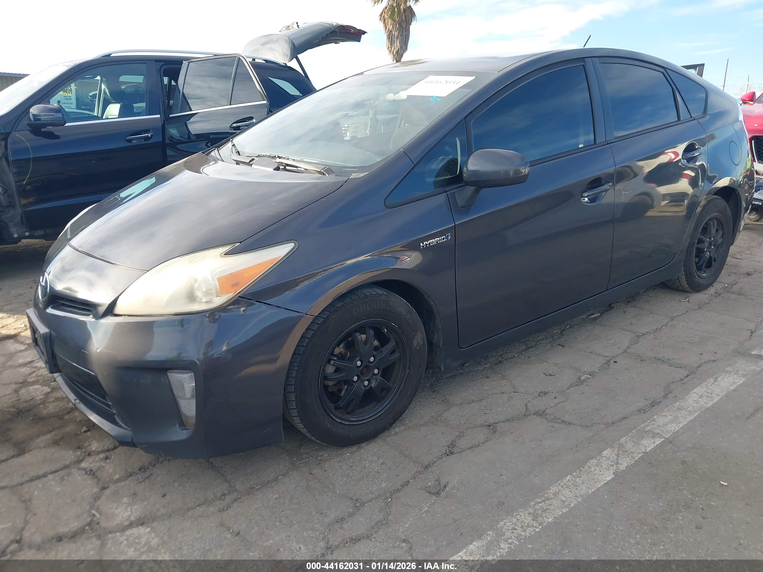 TOYOTA PRIUS image 2