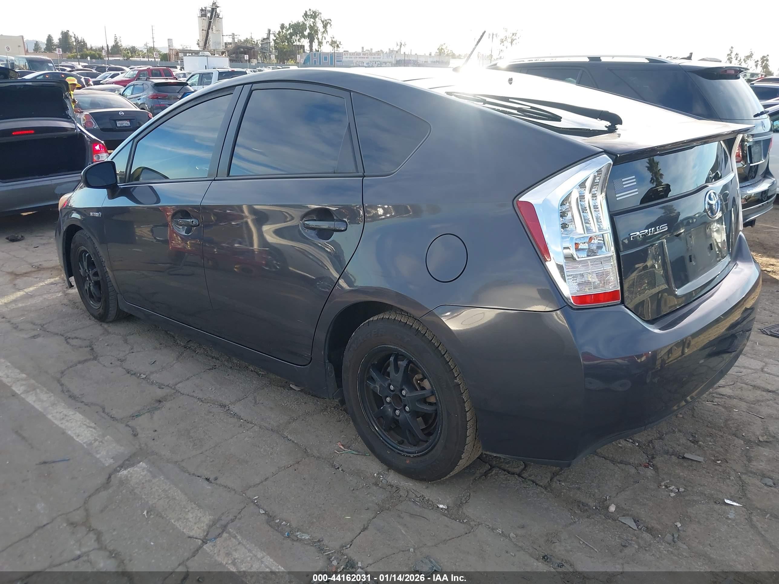 TOYOTA PRIUS image 3