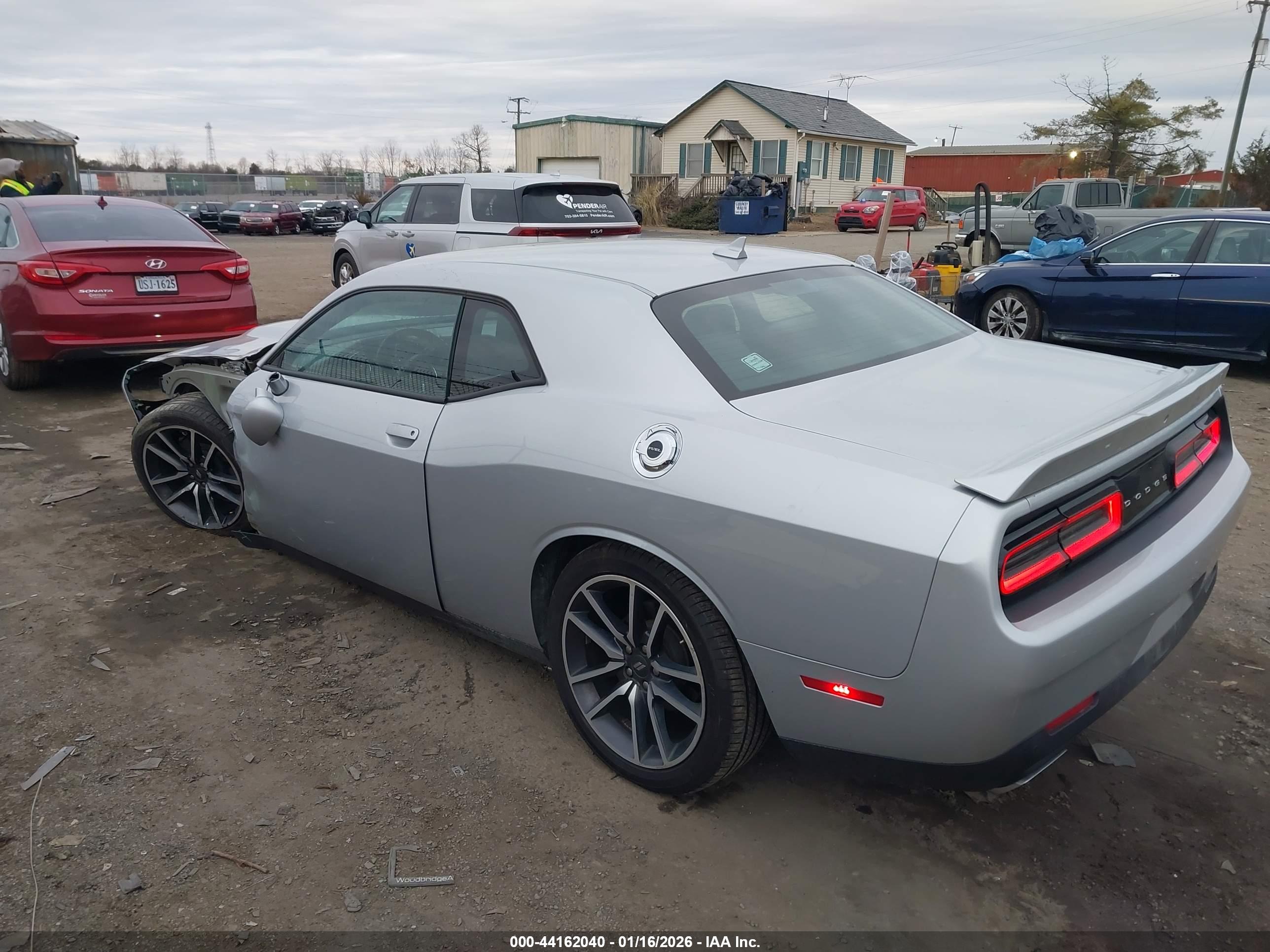 DODGE CHALLENGER image 3