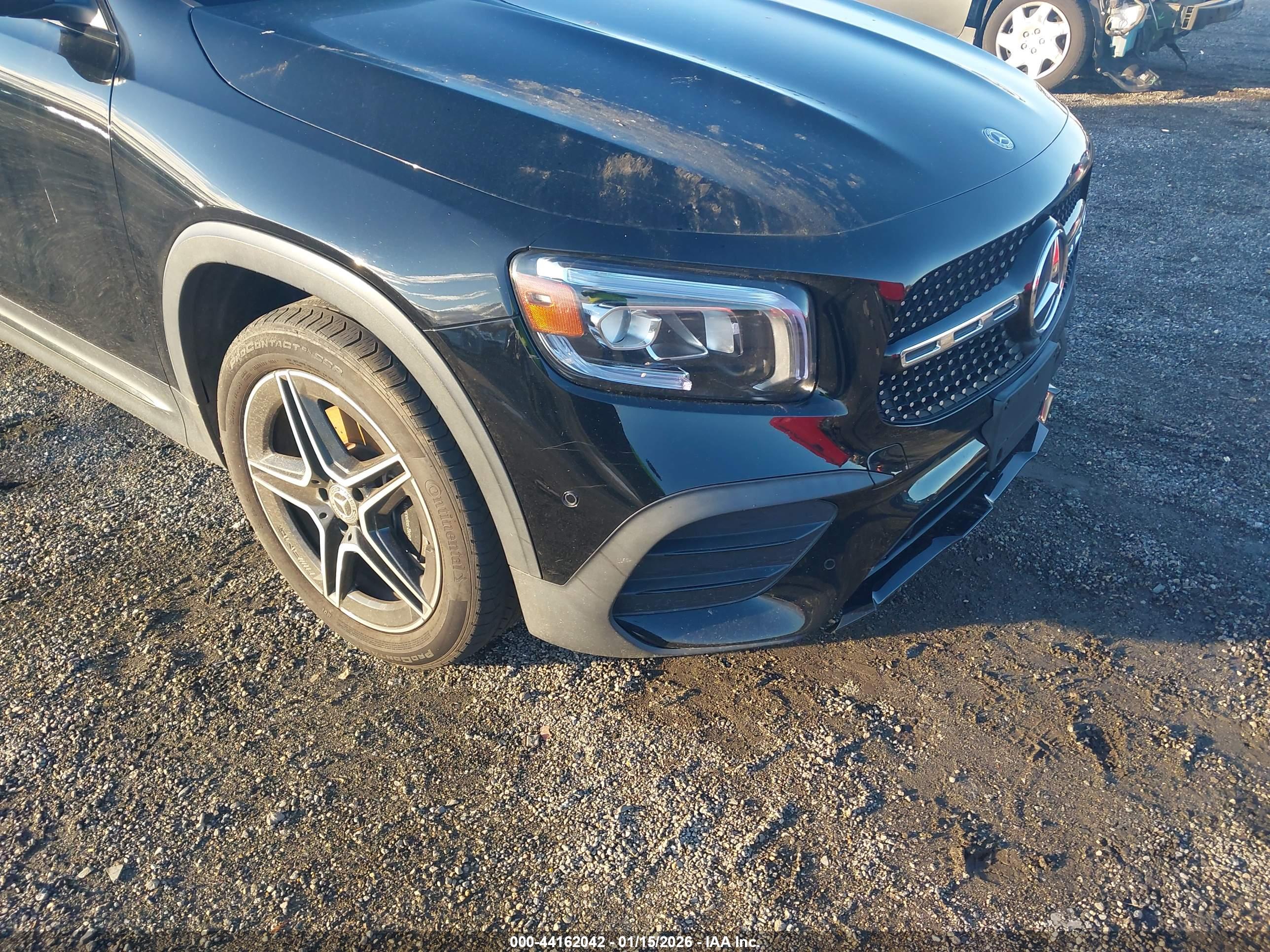 MERCEDES-BENZ GLB image 6