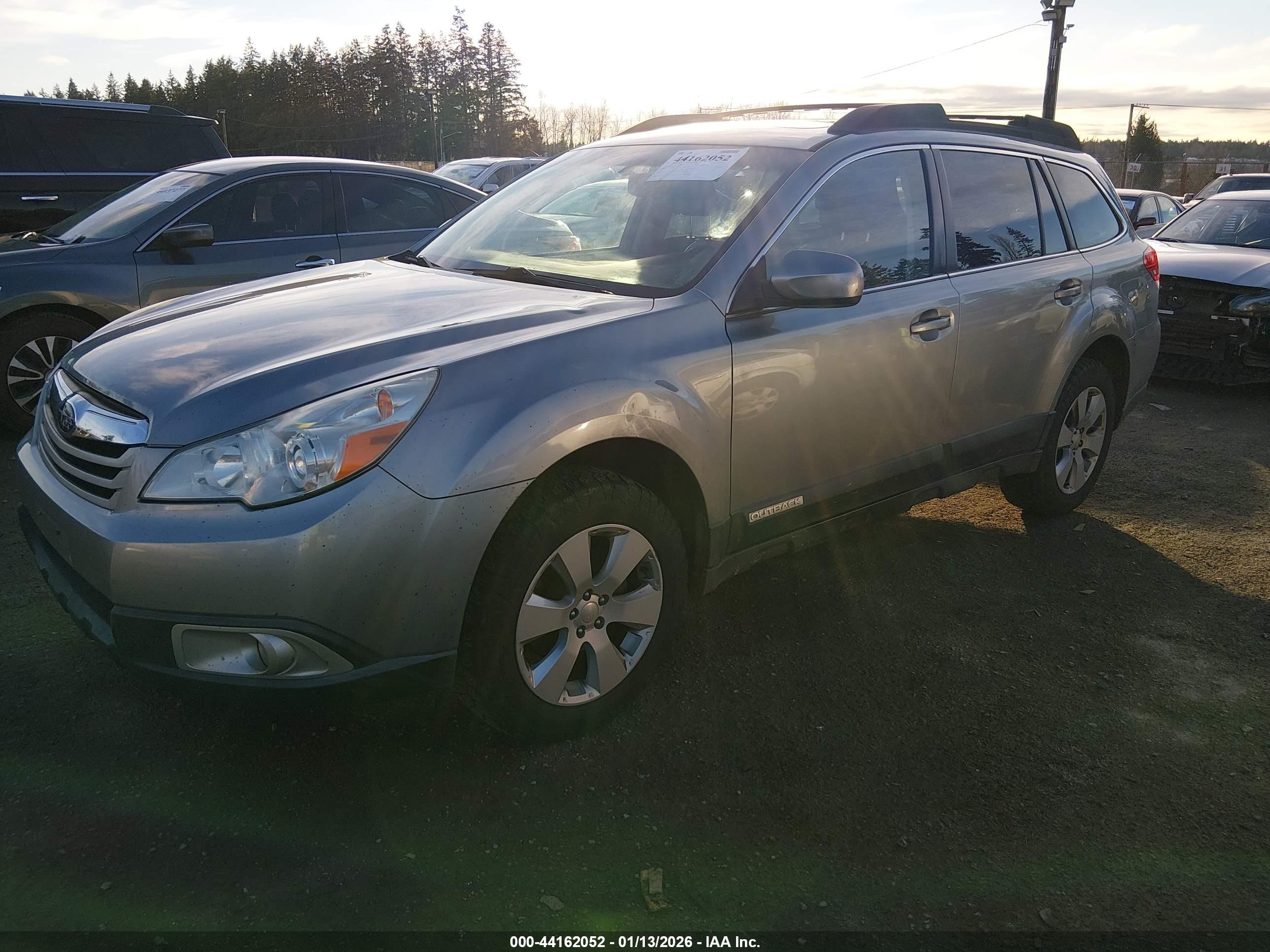 SUBARU OUTBACK image 2