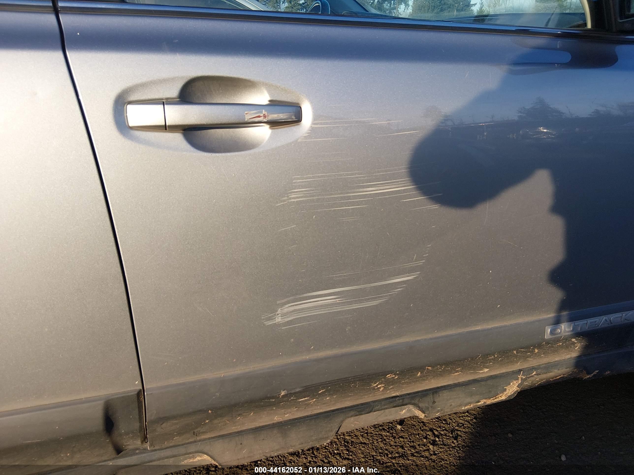 SUBARU OUTBACK image 6