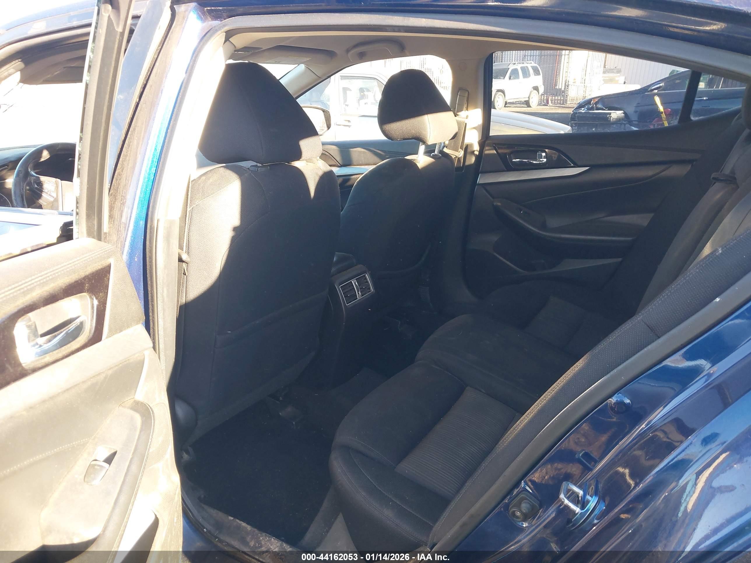 NISSAN MAXIMA image 8