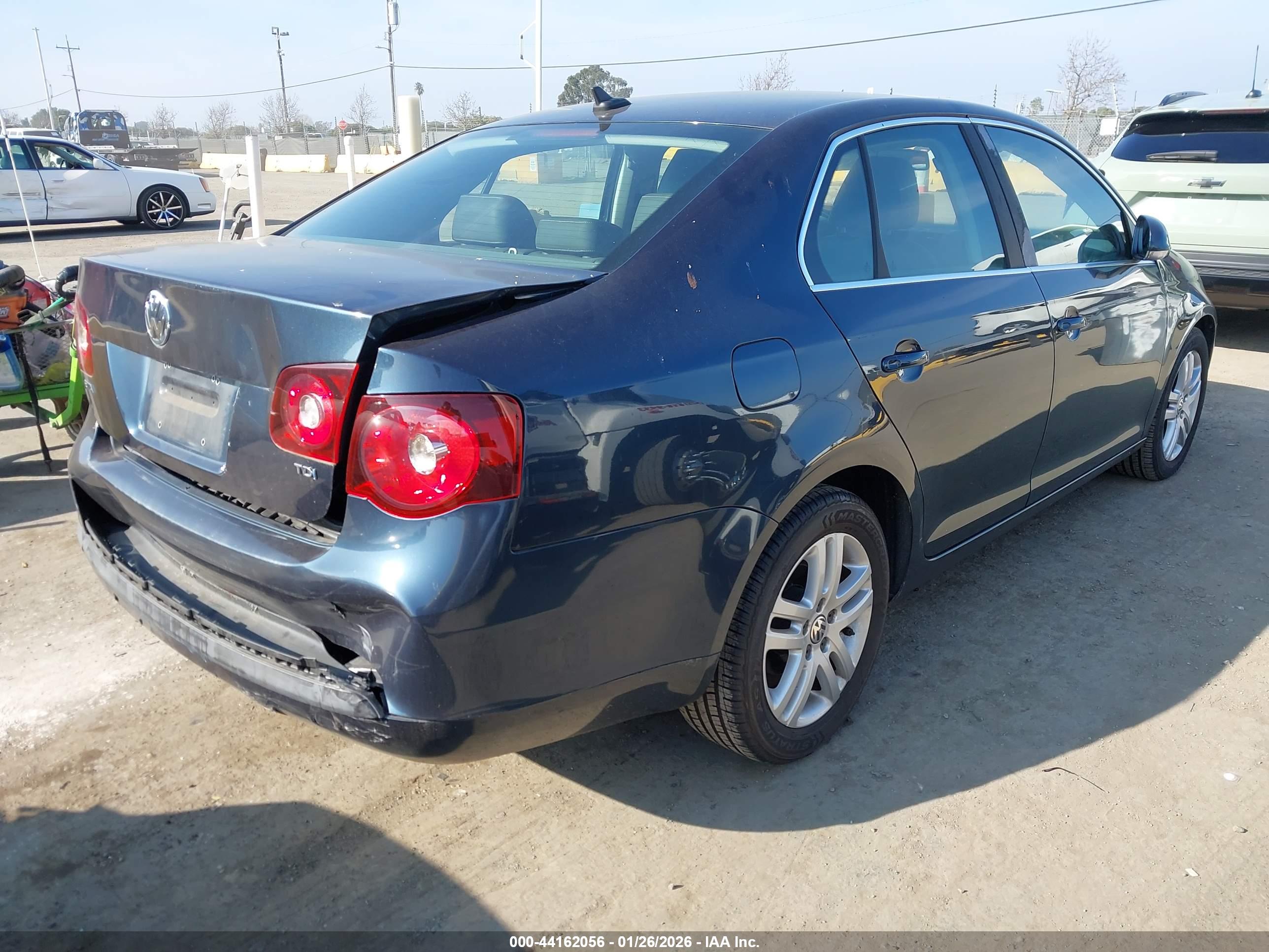 VOLKSWAGEN JETTA image 4