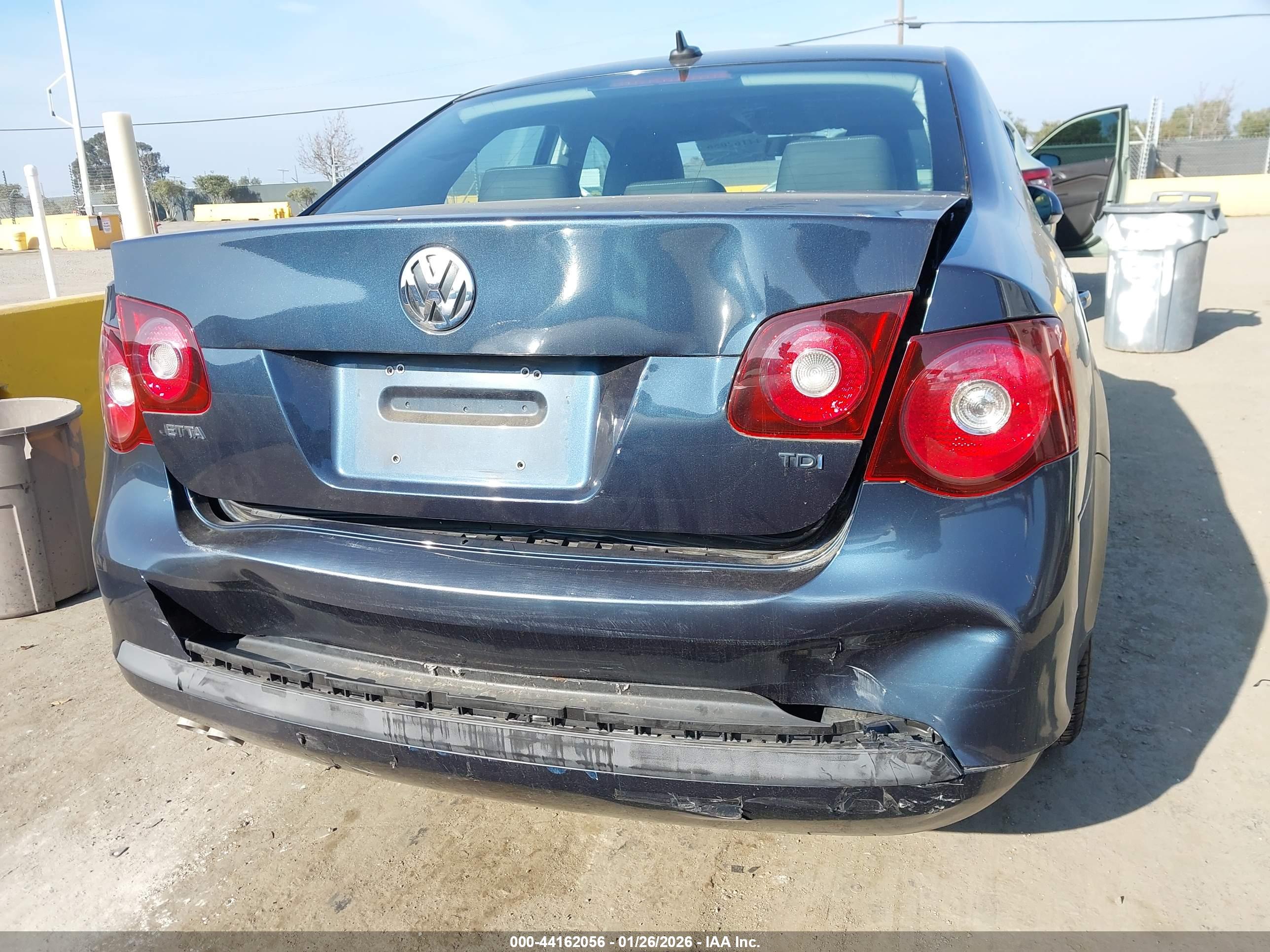VOLKSWAGEN JETTA image 6