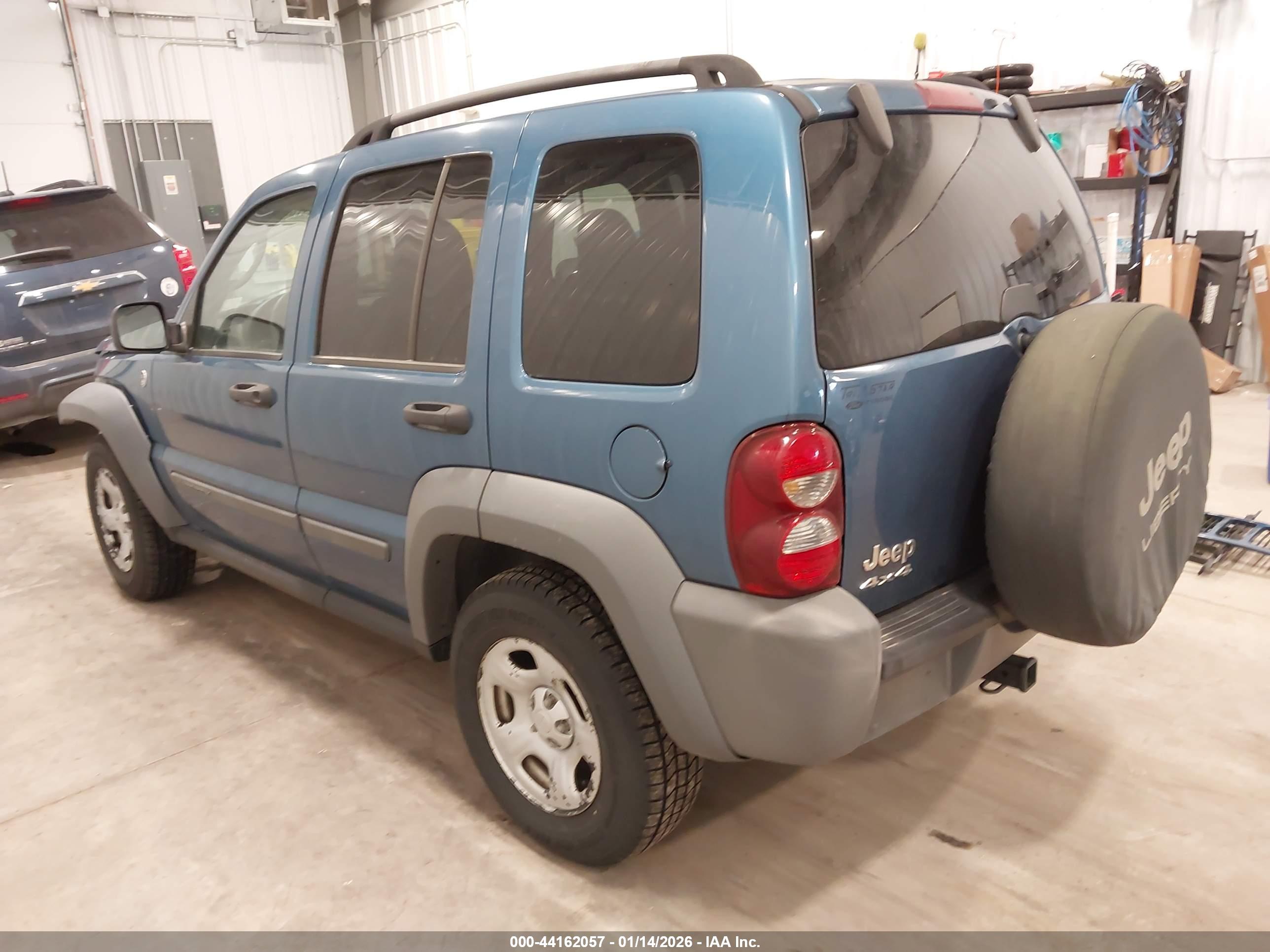 JEEP LIBERTY image 3