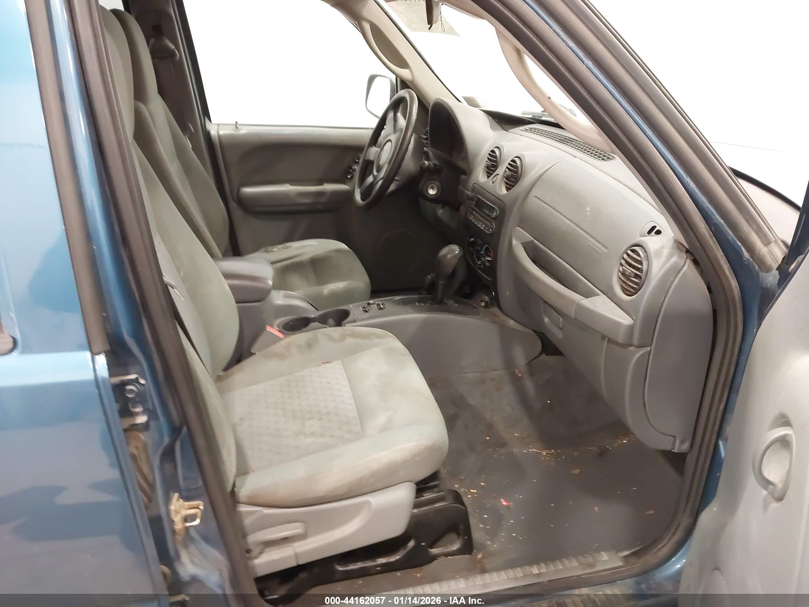 JEEP LIBERTY image 5