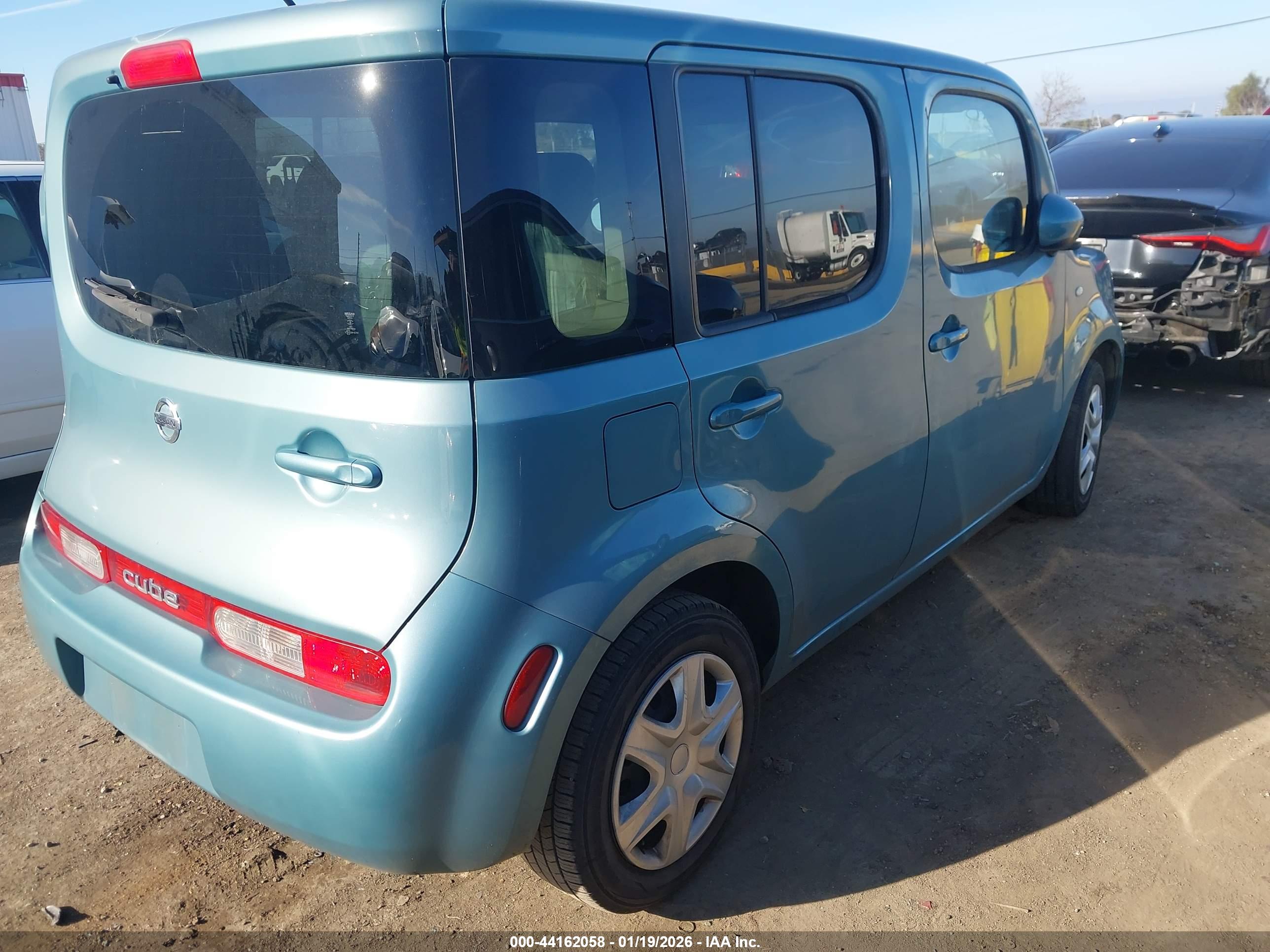NISSAN CUBE image 4