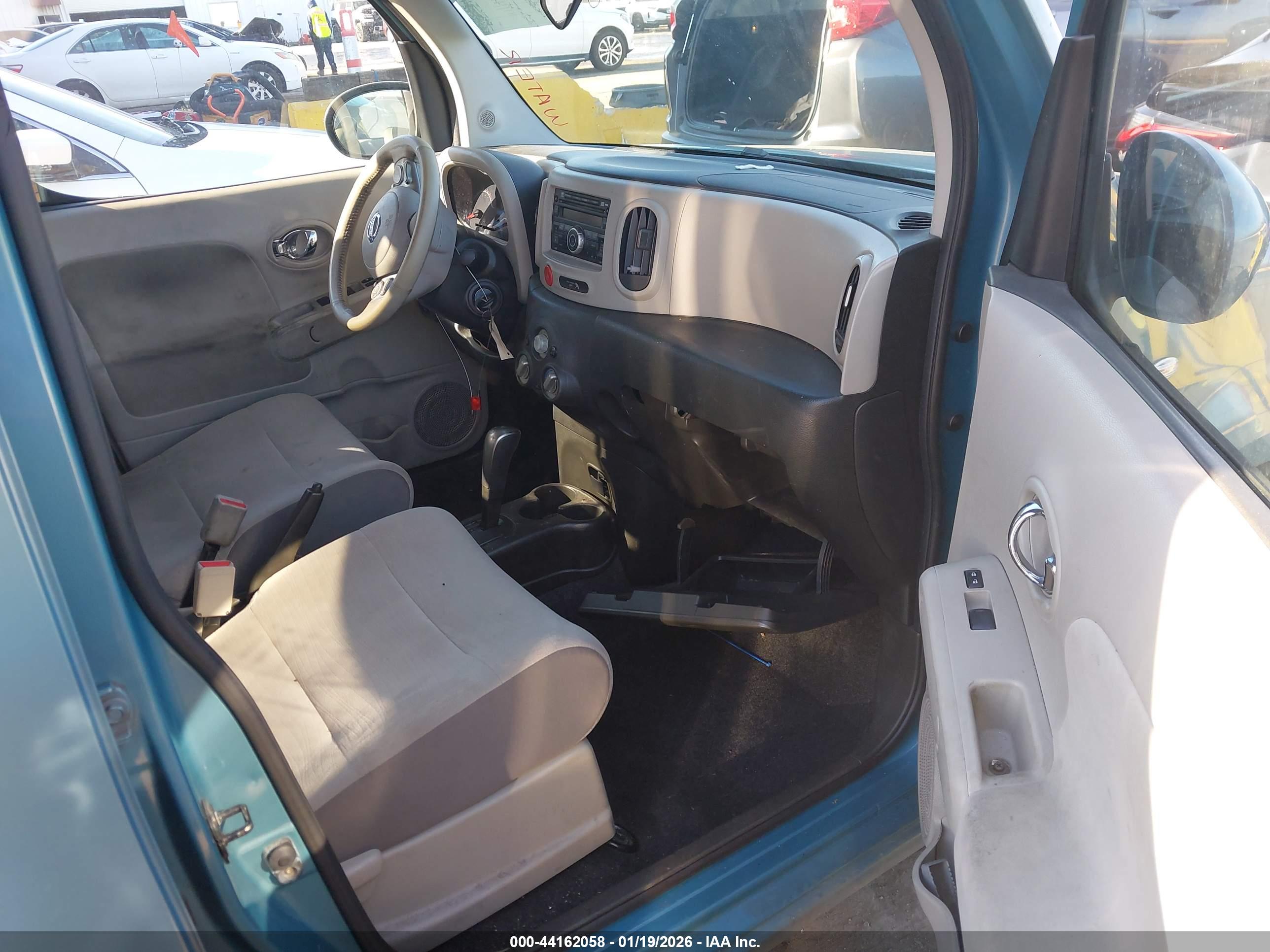 NISSAN CUBE image 5
