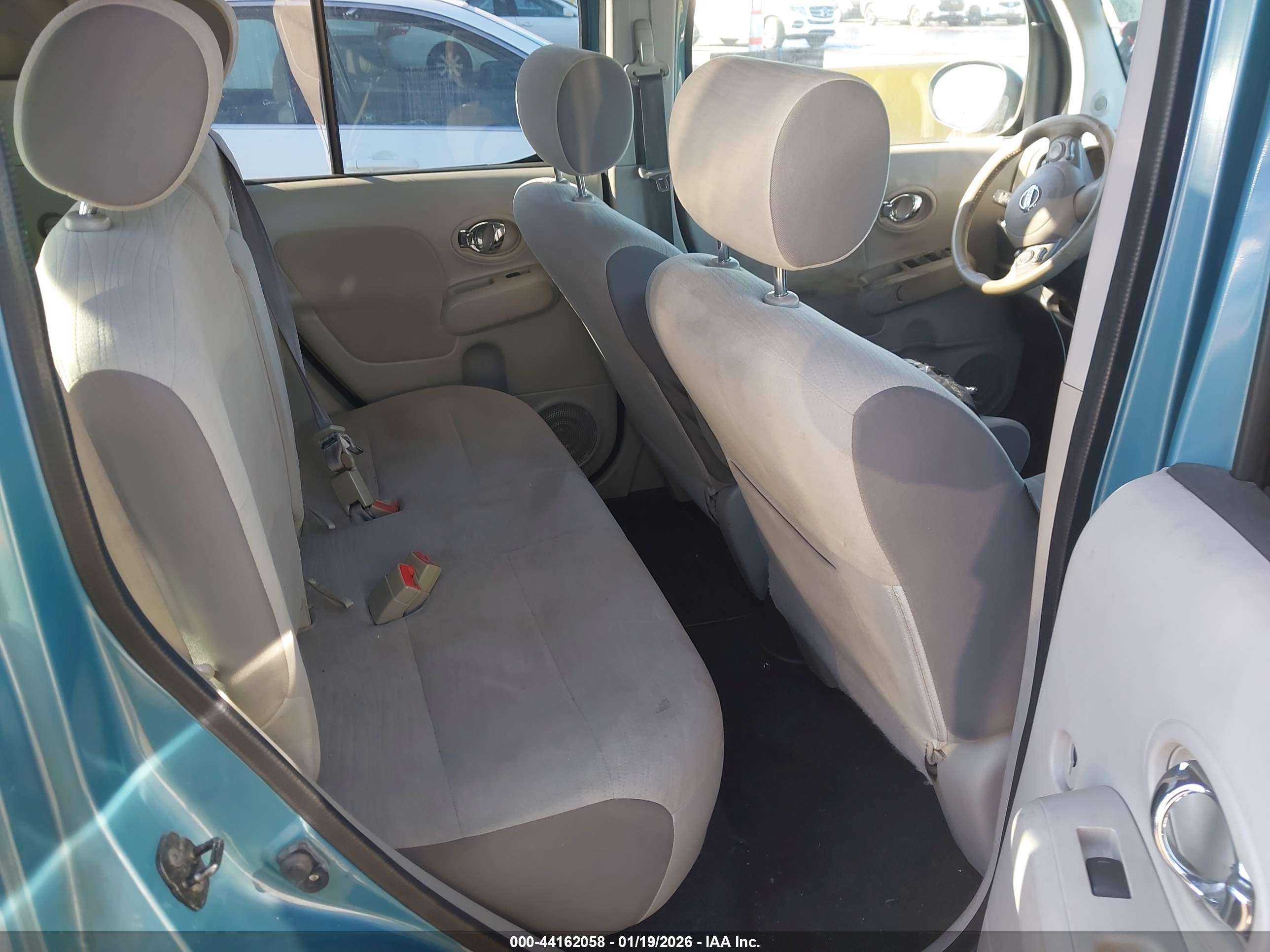 NISSAN CUBE image 8