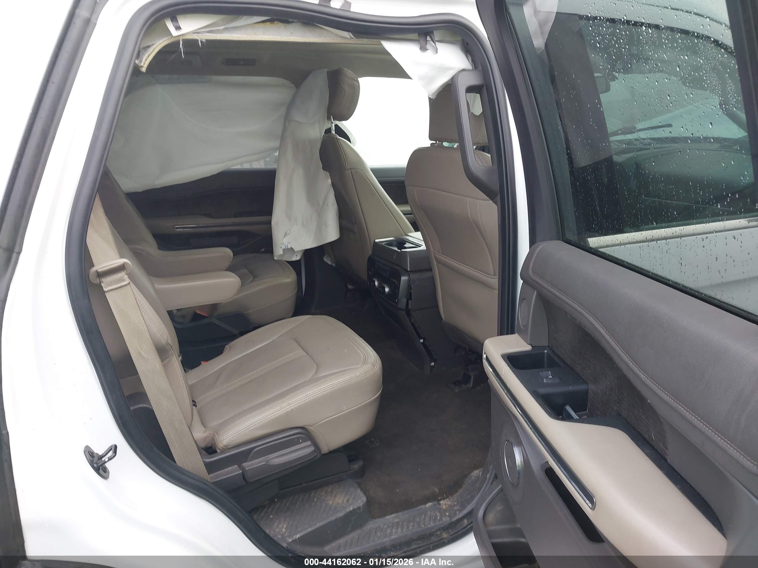 FORD EXPEDITION image 8