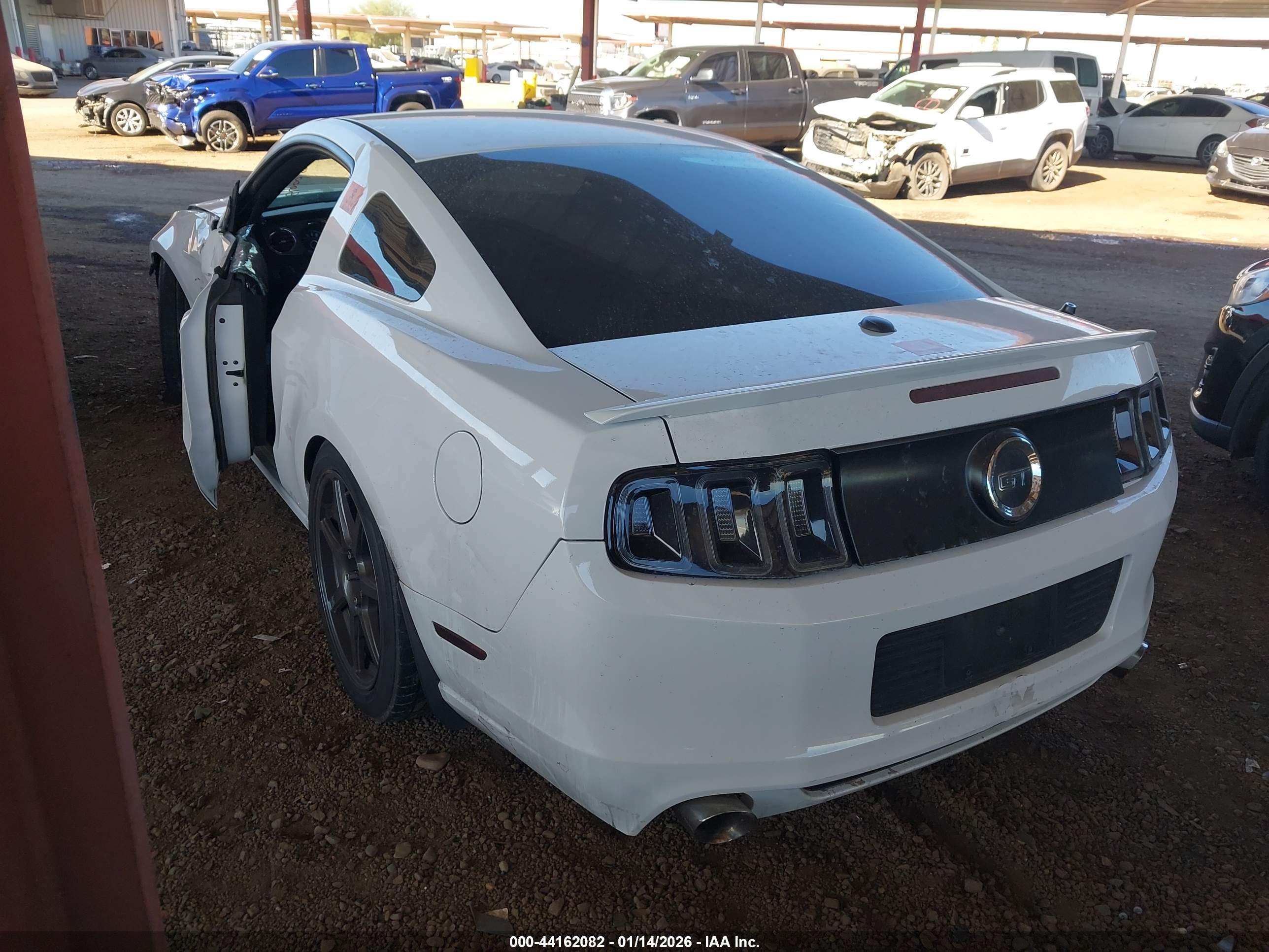 FORD MUSTANG image 3