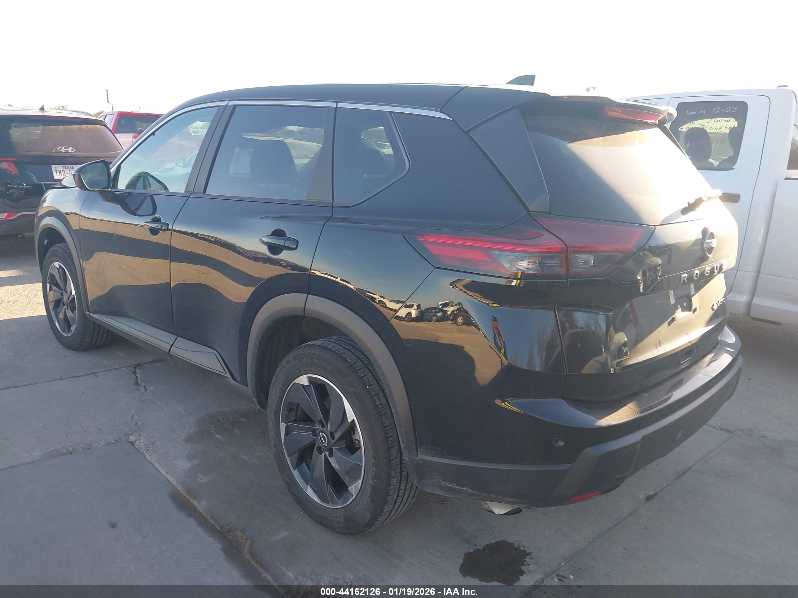 NISSAN ROGUE image 3