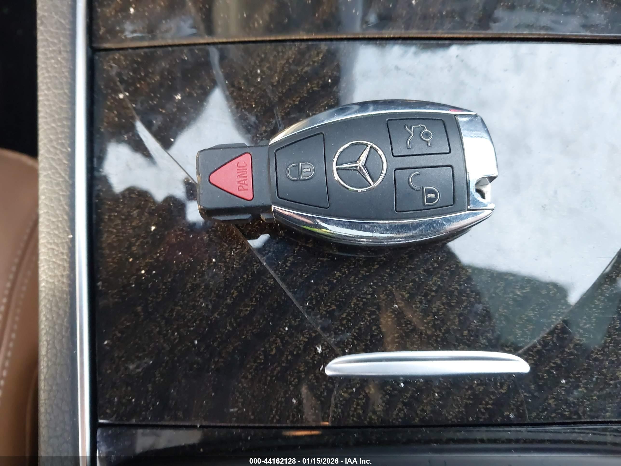 MERCEDES-BENZ E image 11