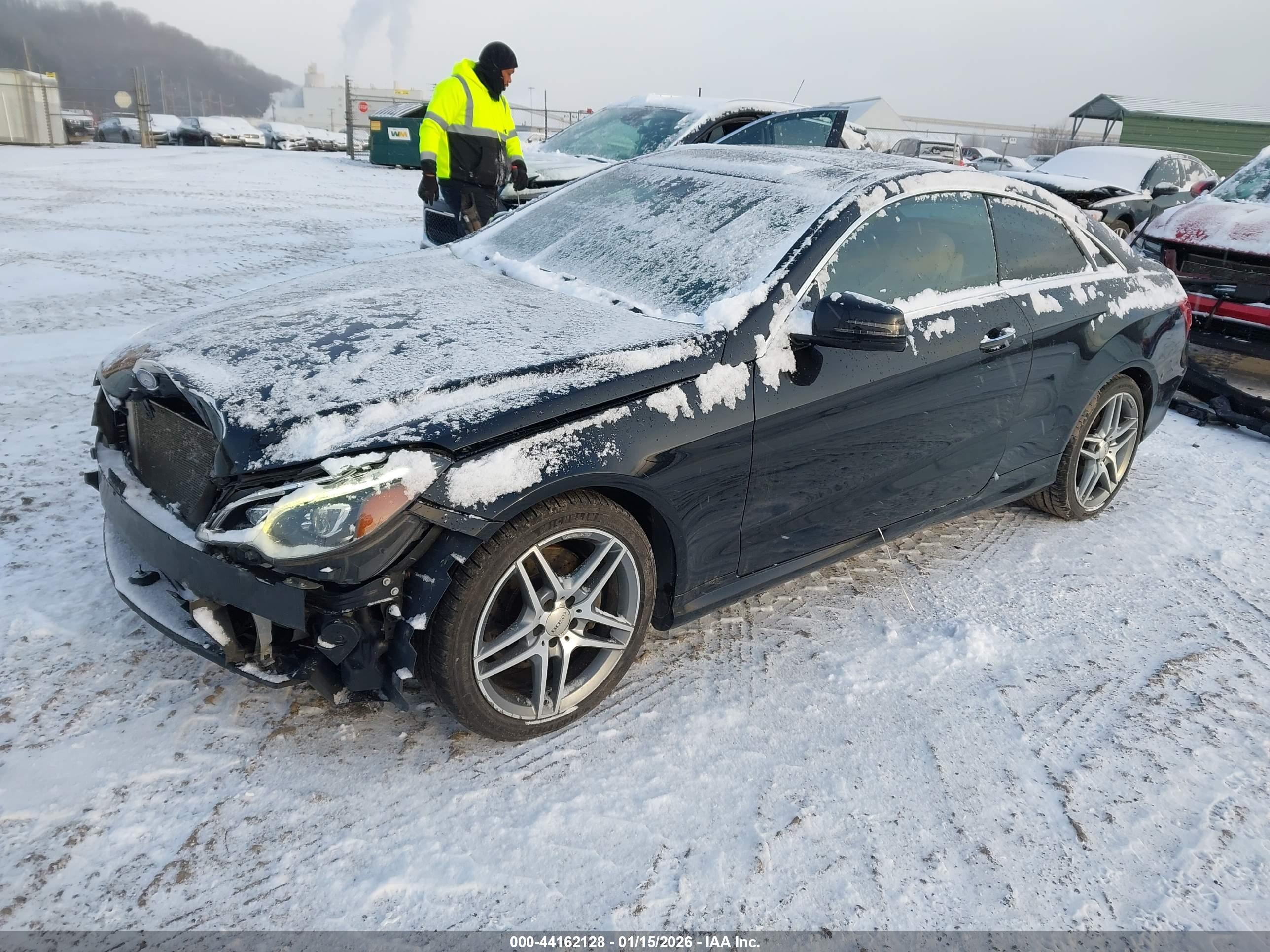 MERCEDES-BENZ E image 2