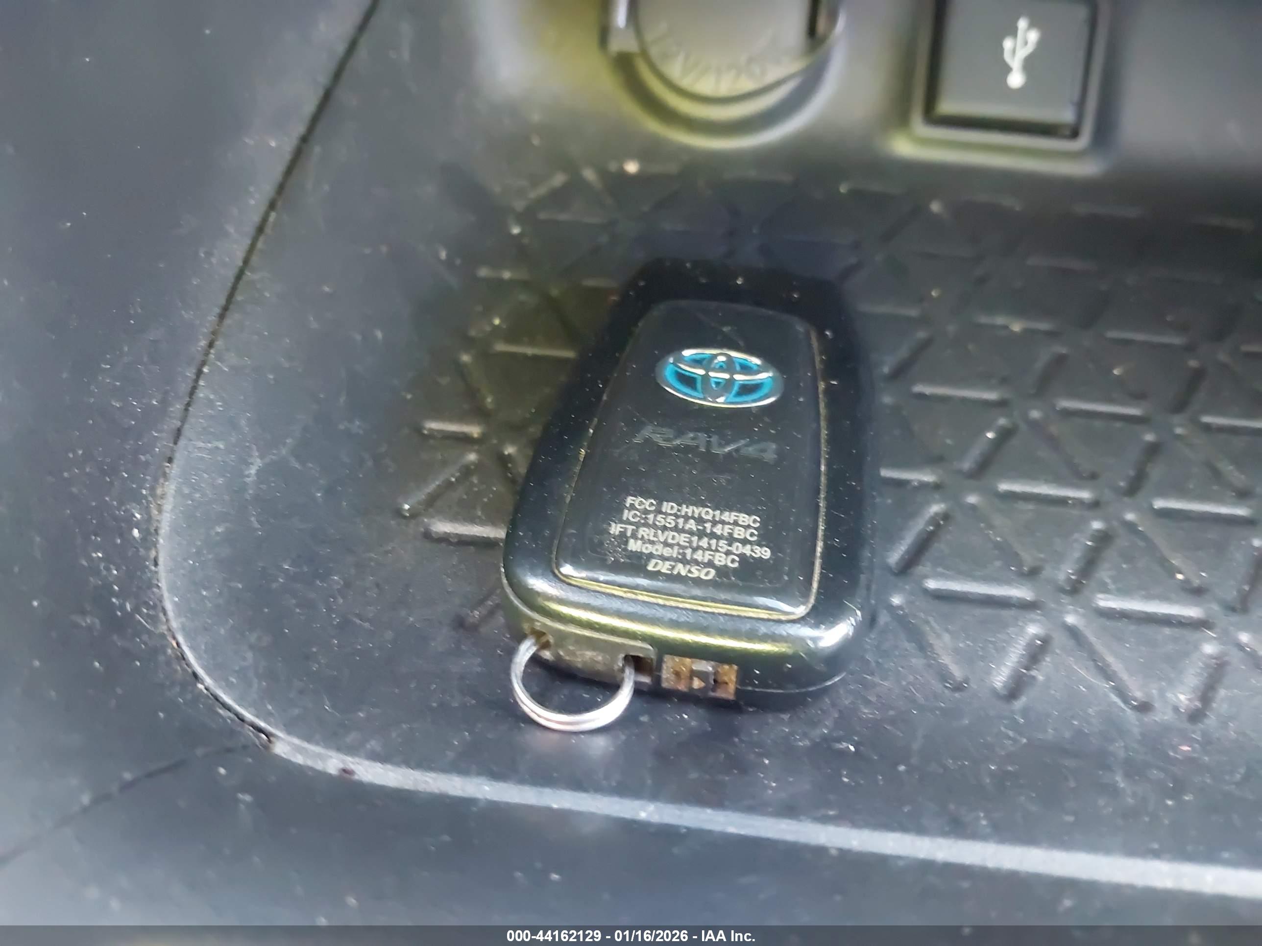 TOYOTA RAV4 image 11