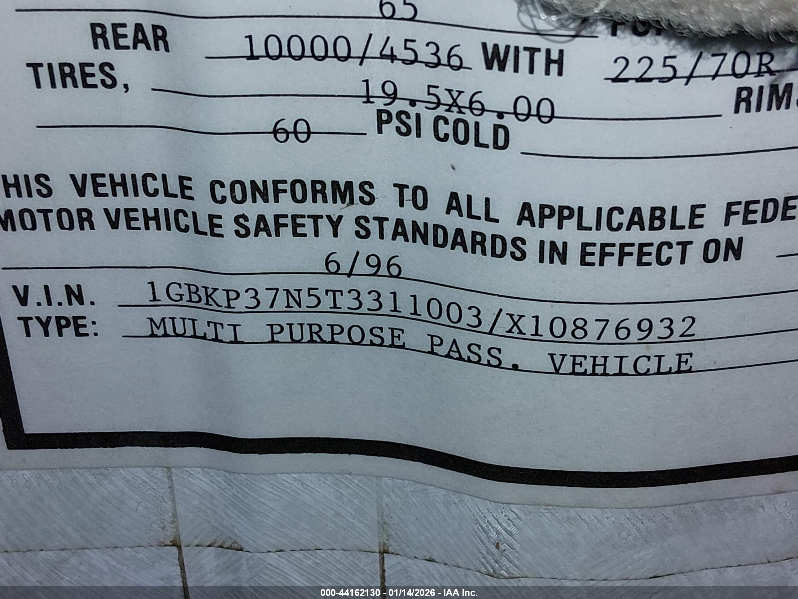CHEVROLET P30 image 9