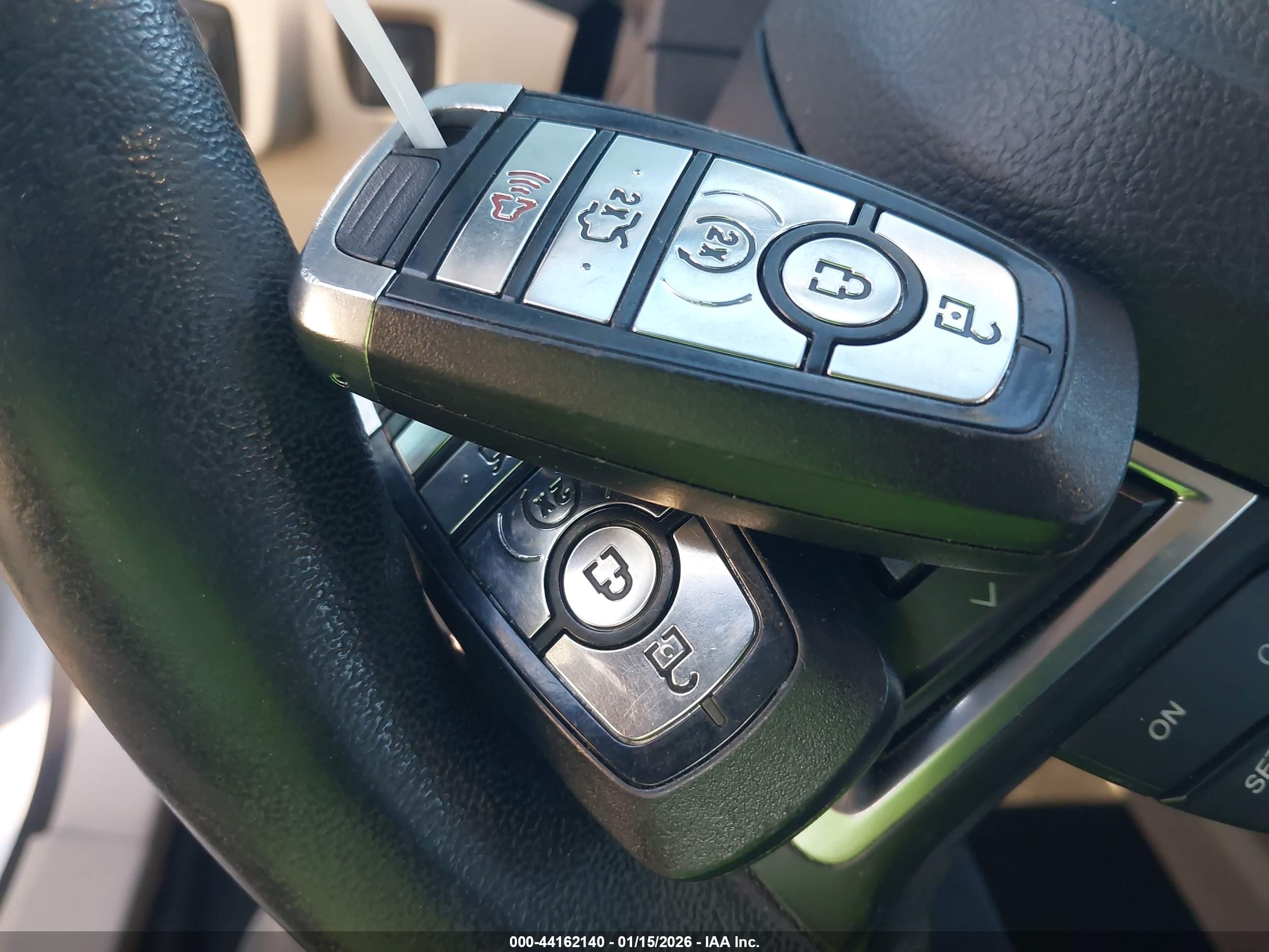 FORD FUSION image 11