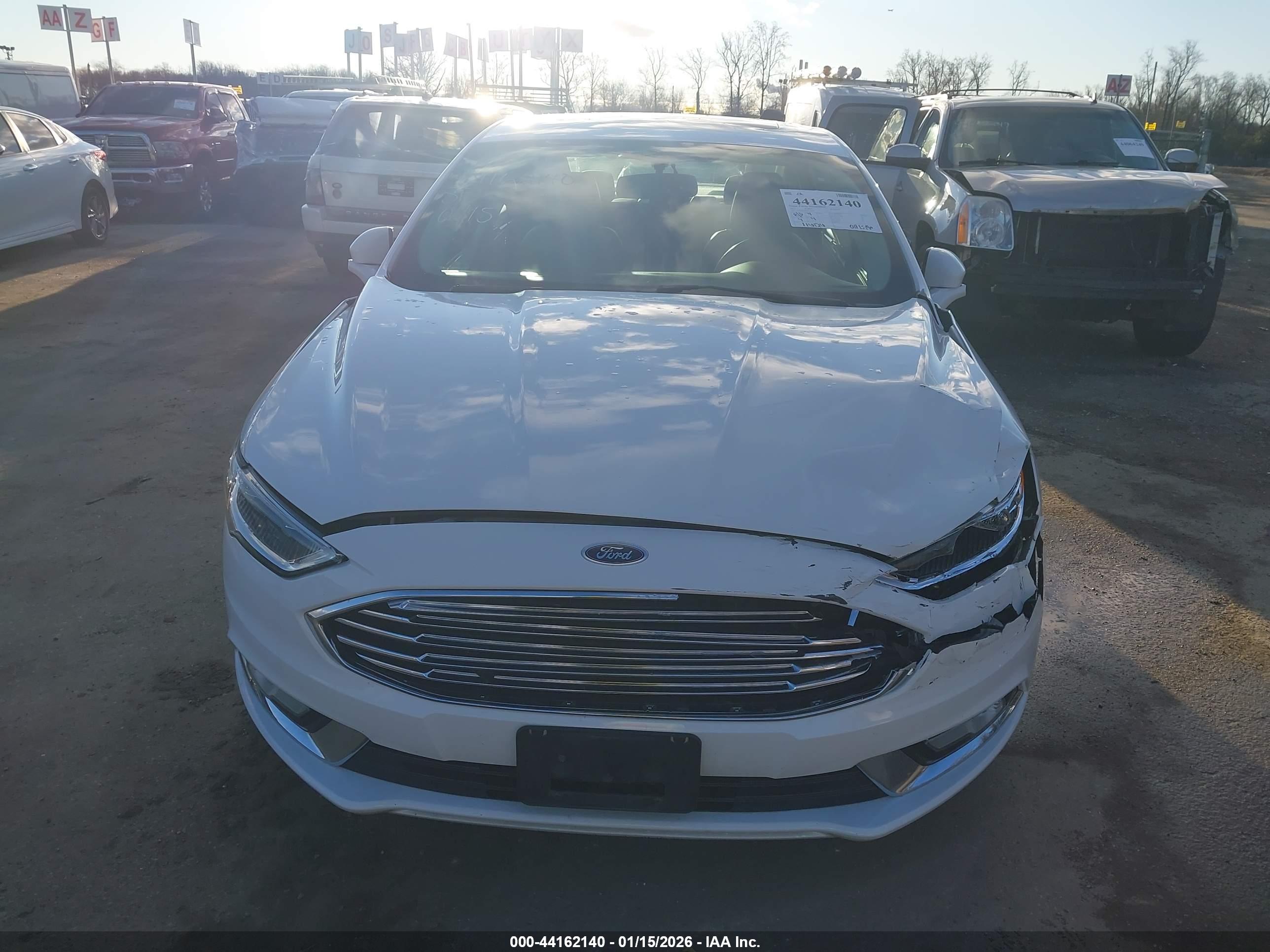 FORD FUSION image 6