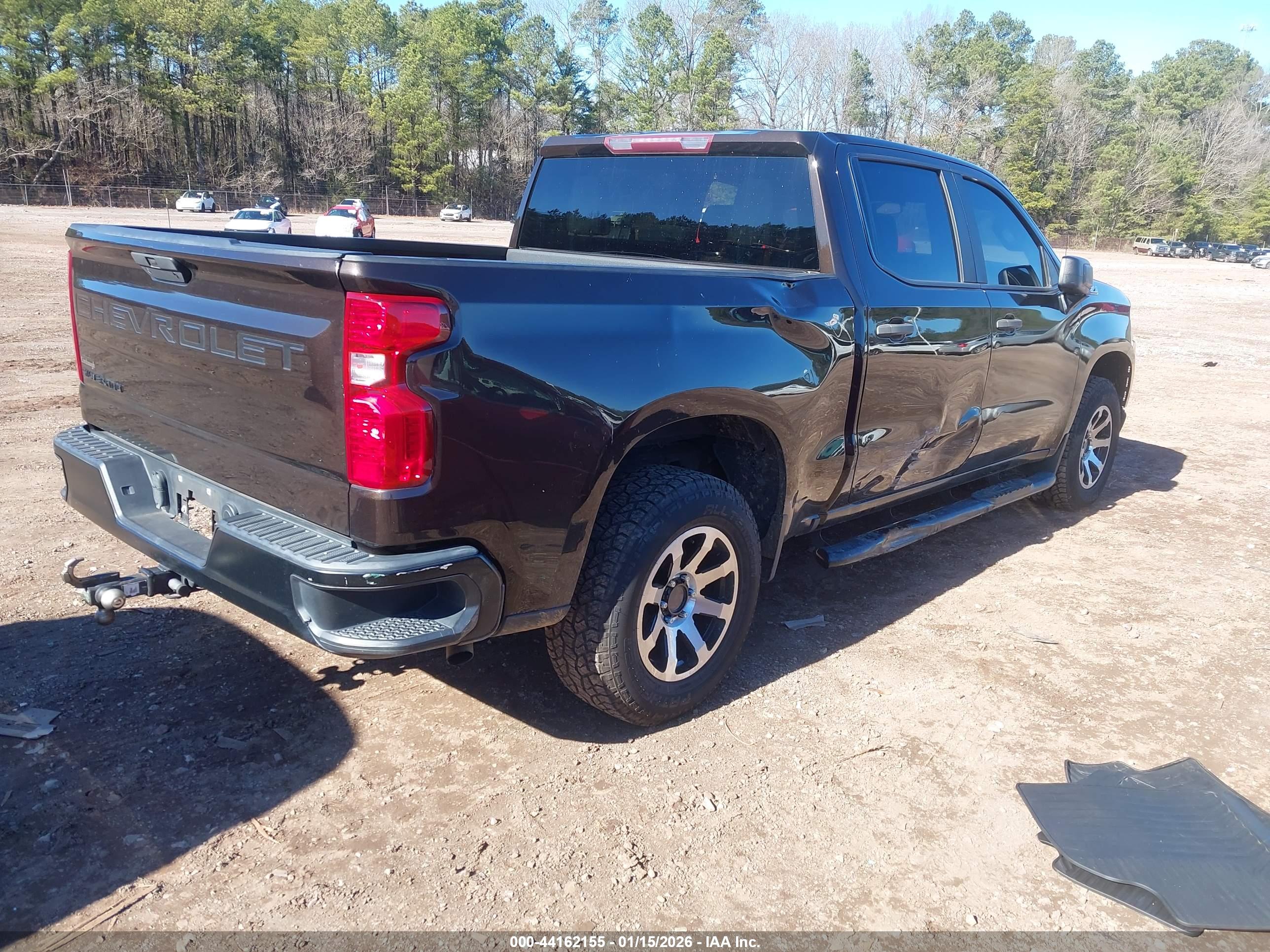 CHEVROLET SILVERADO image 4