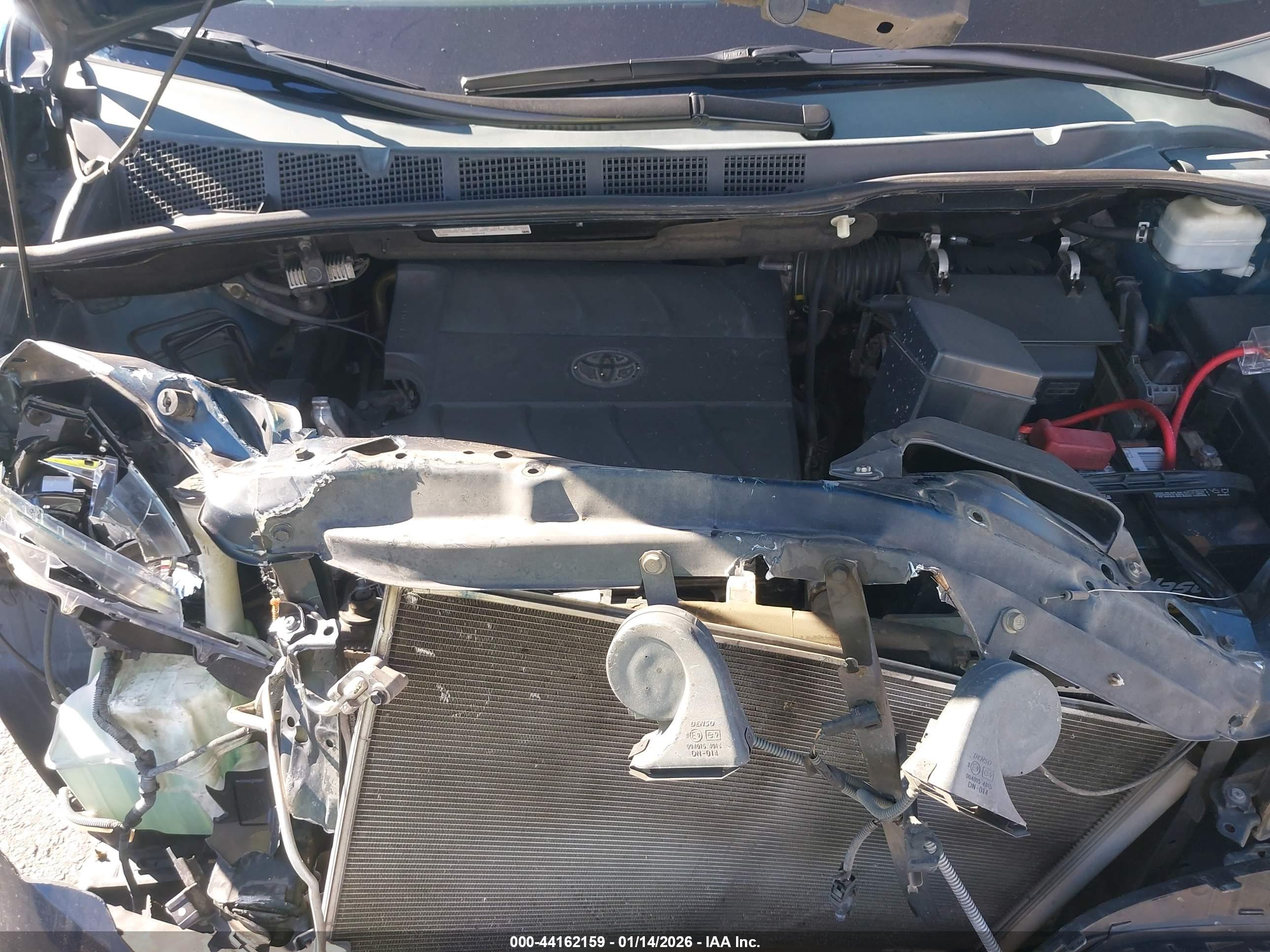 TOYOTA SIENNA image 10
