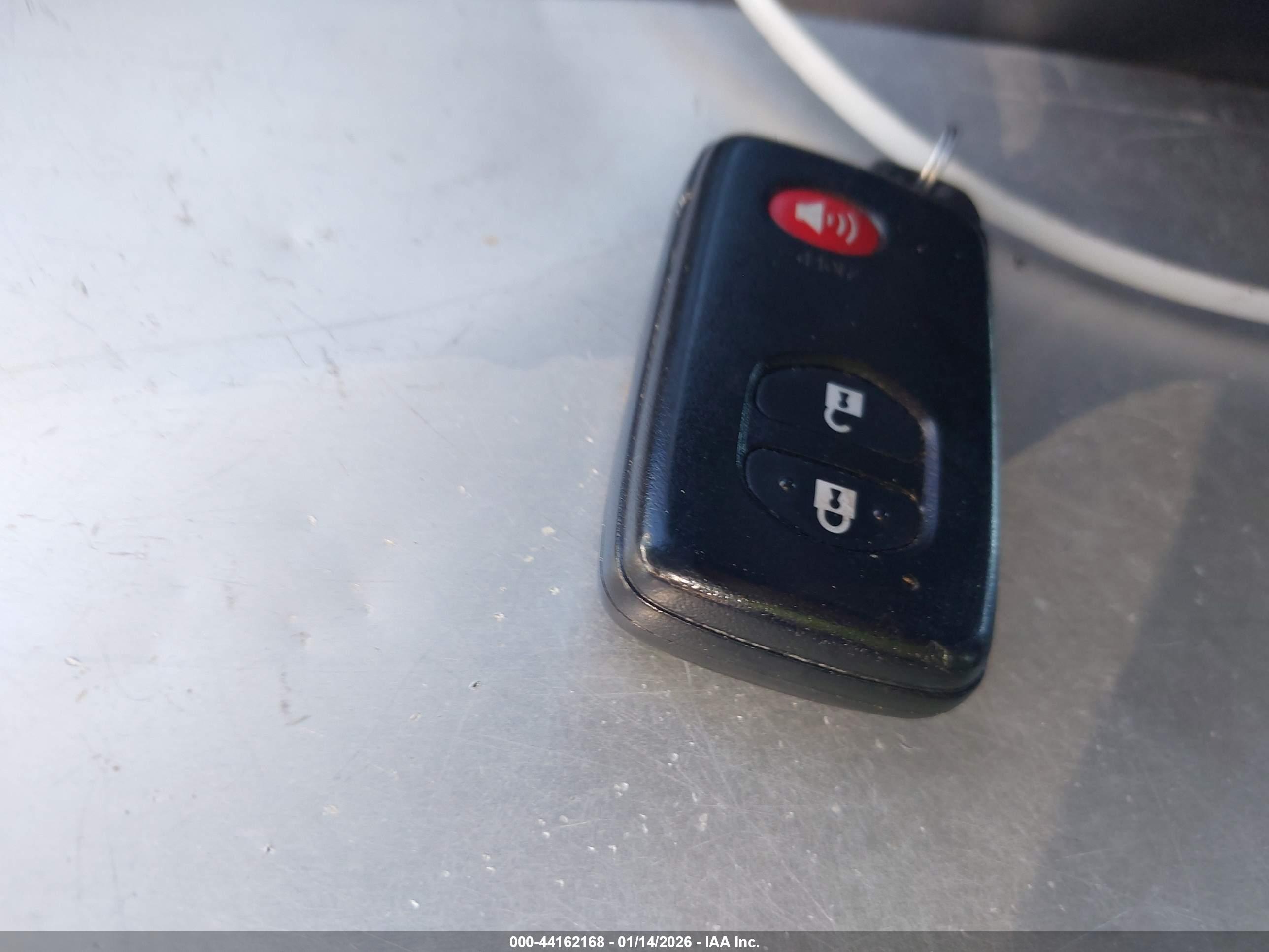 TOYOTA PRIUS image 11
