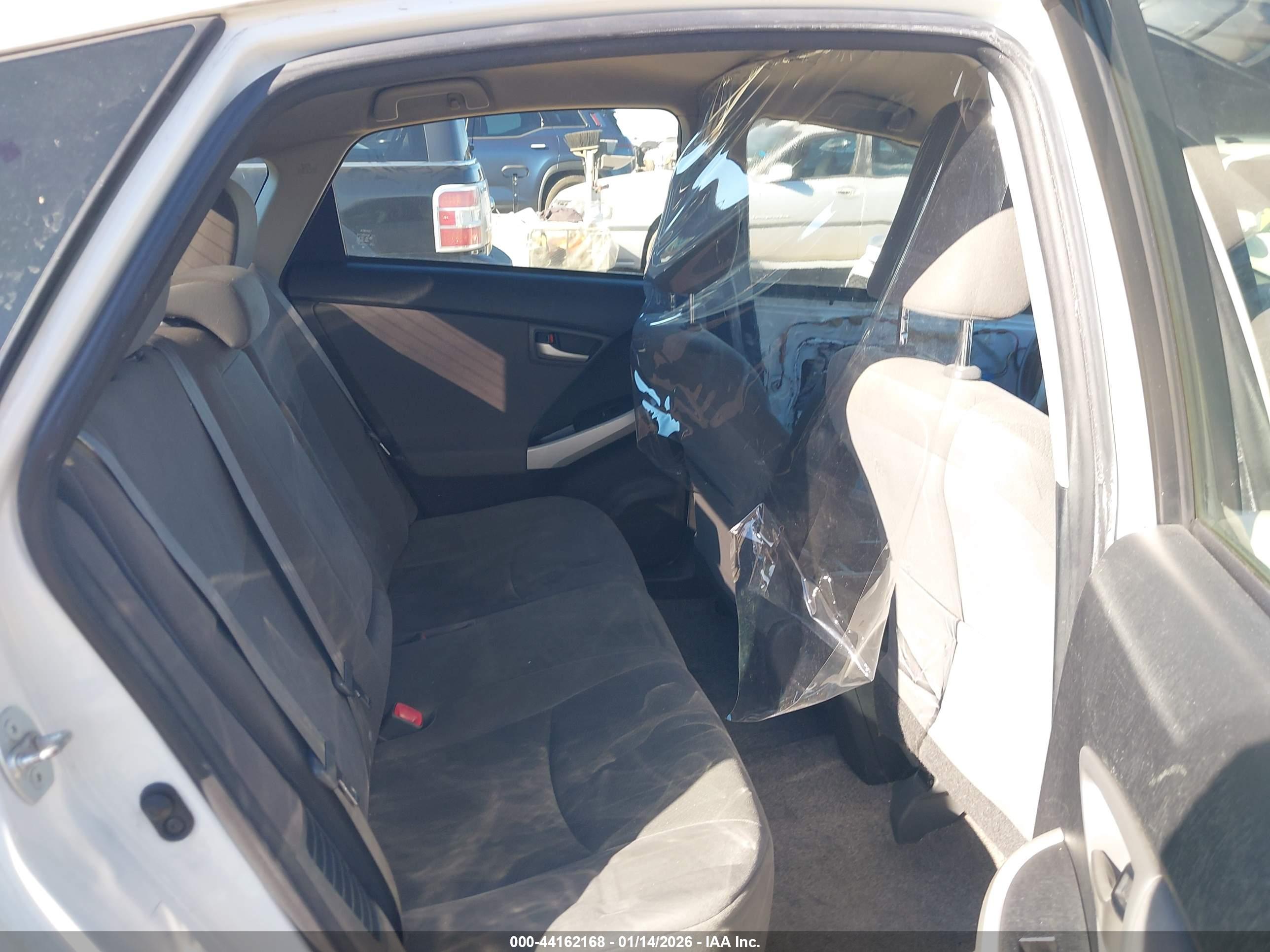 TOYOTA PRIUS image 8
