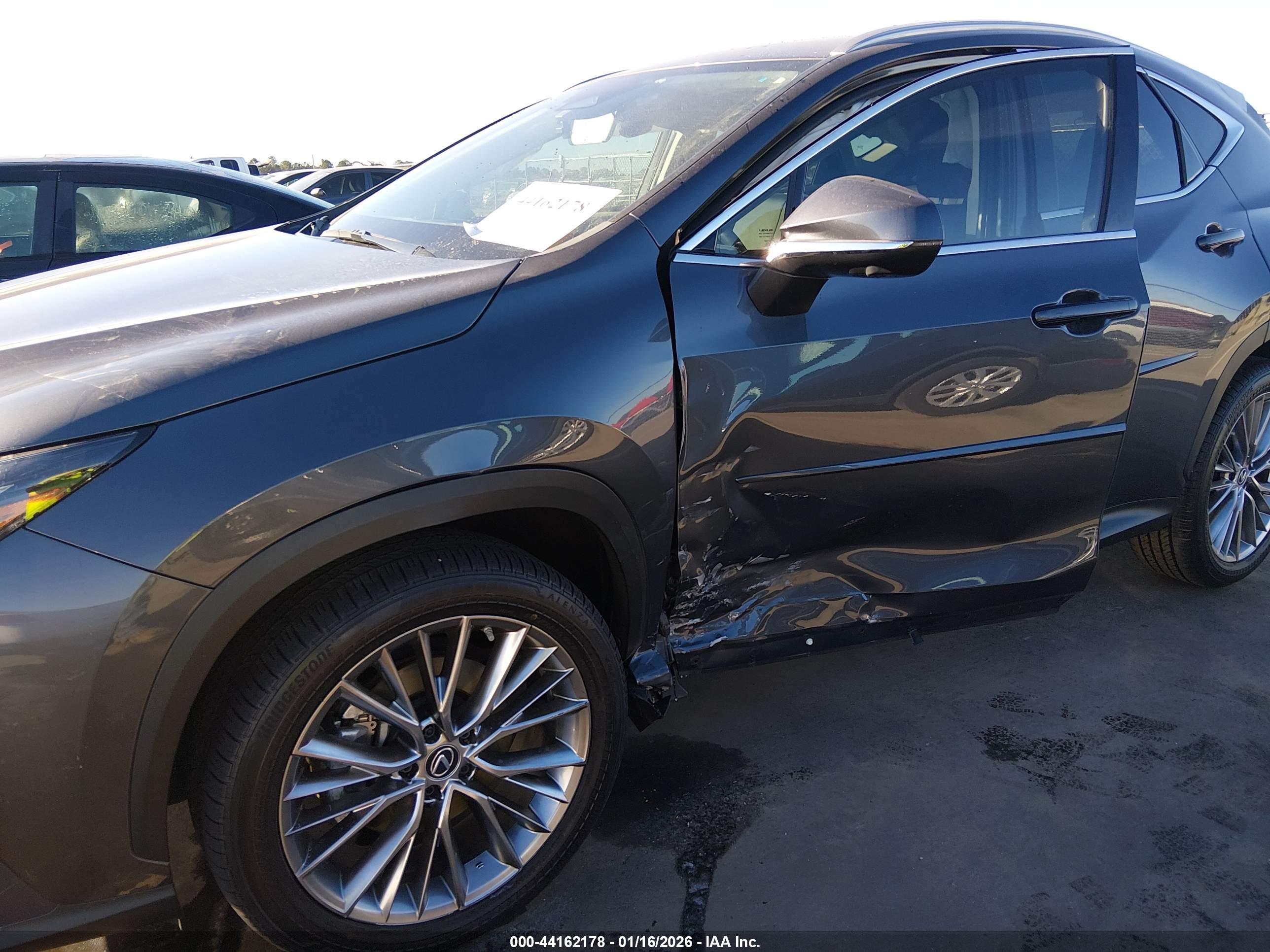LEXUS NX image 6