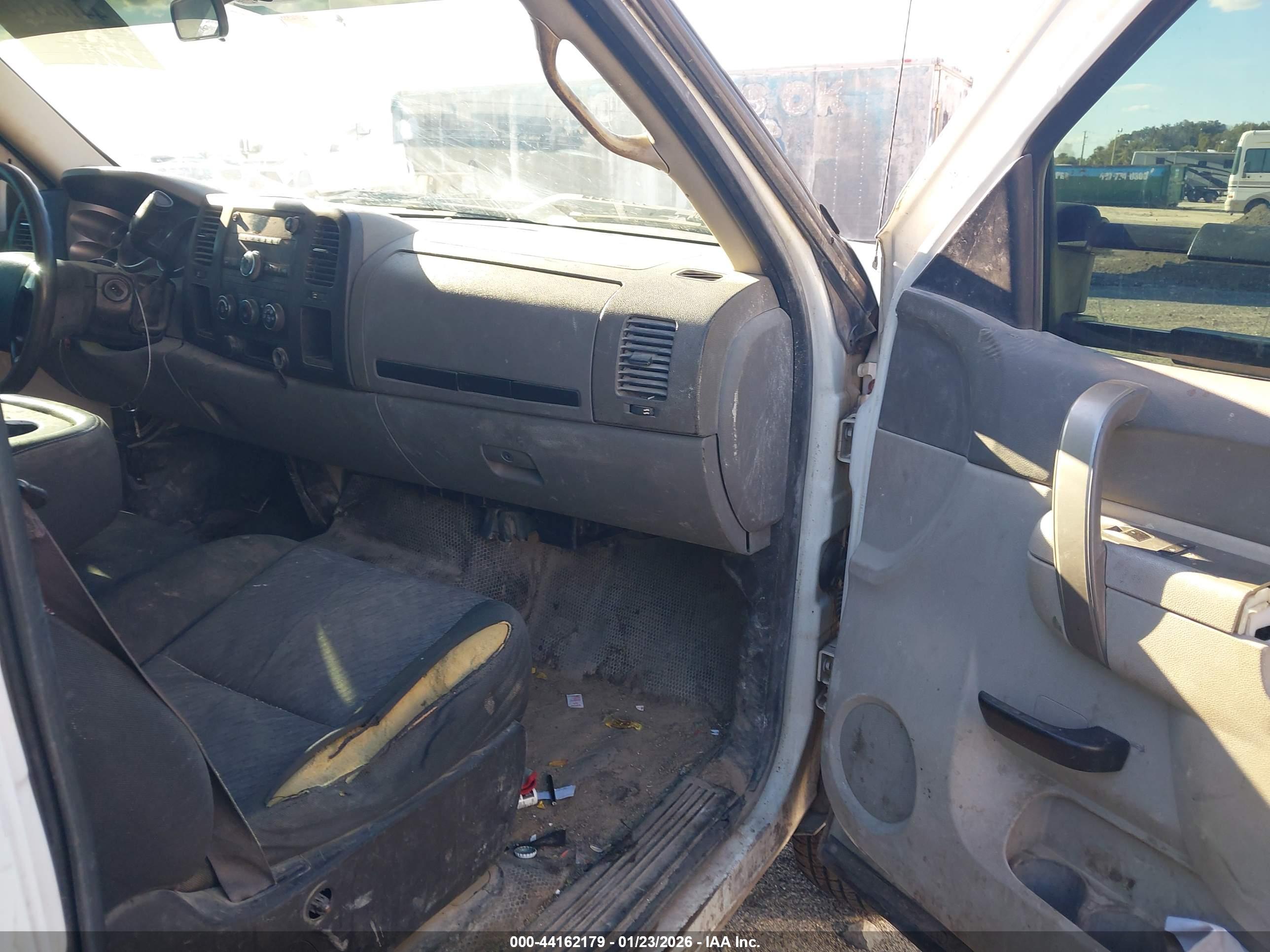 GMC SIERRA image 5