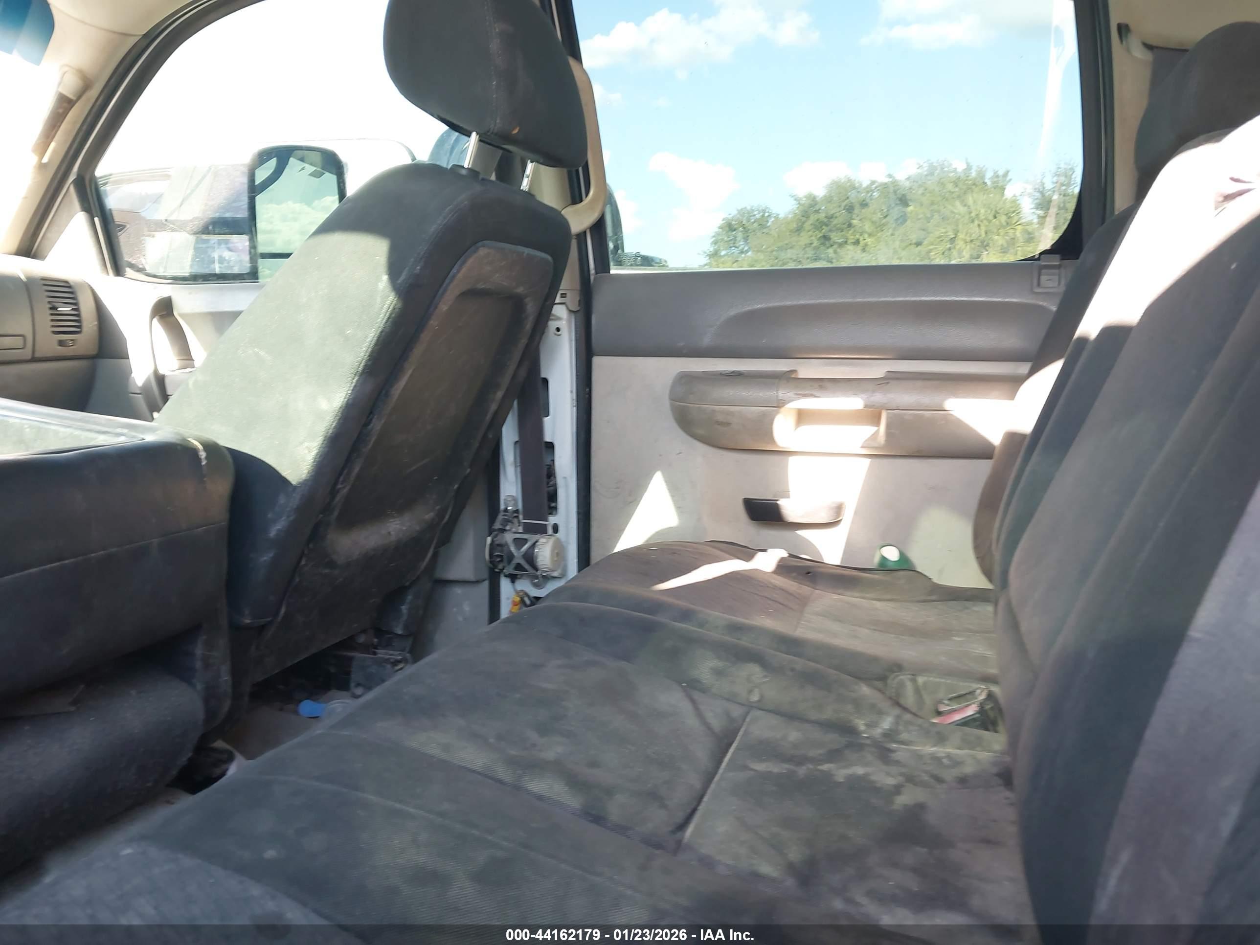 GMC SIERRA image 8