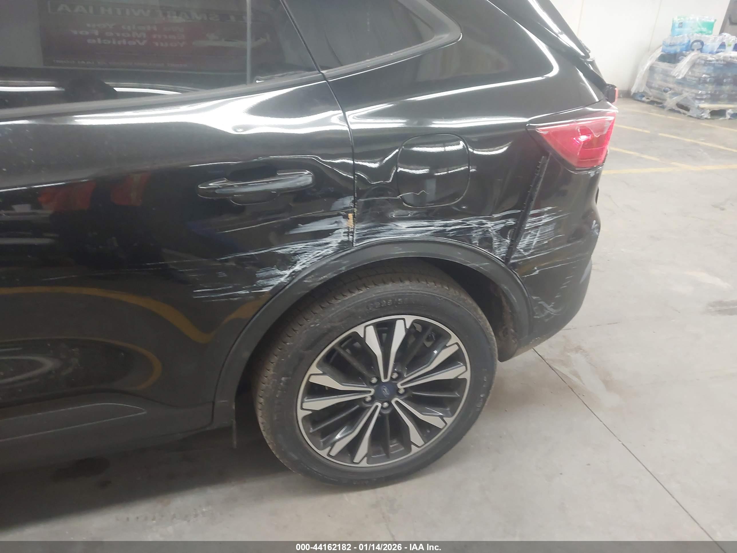 FORD ESCAPE image 6