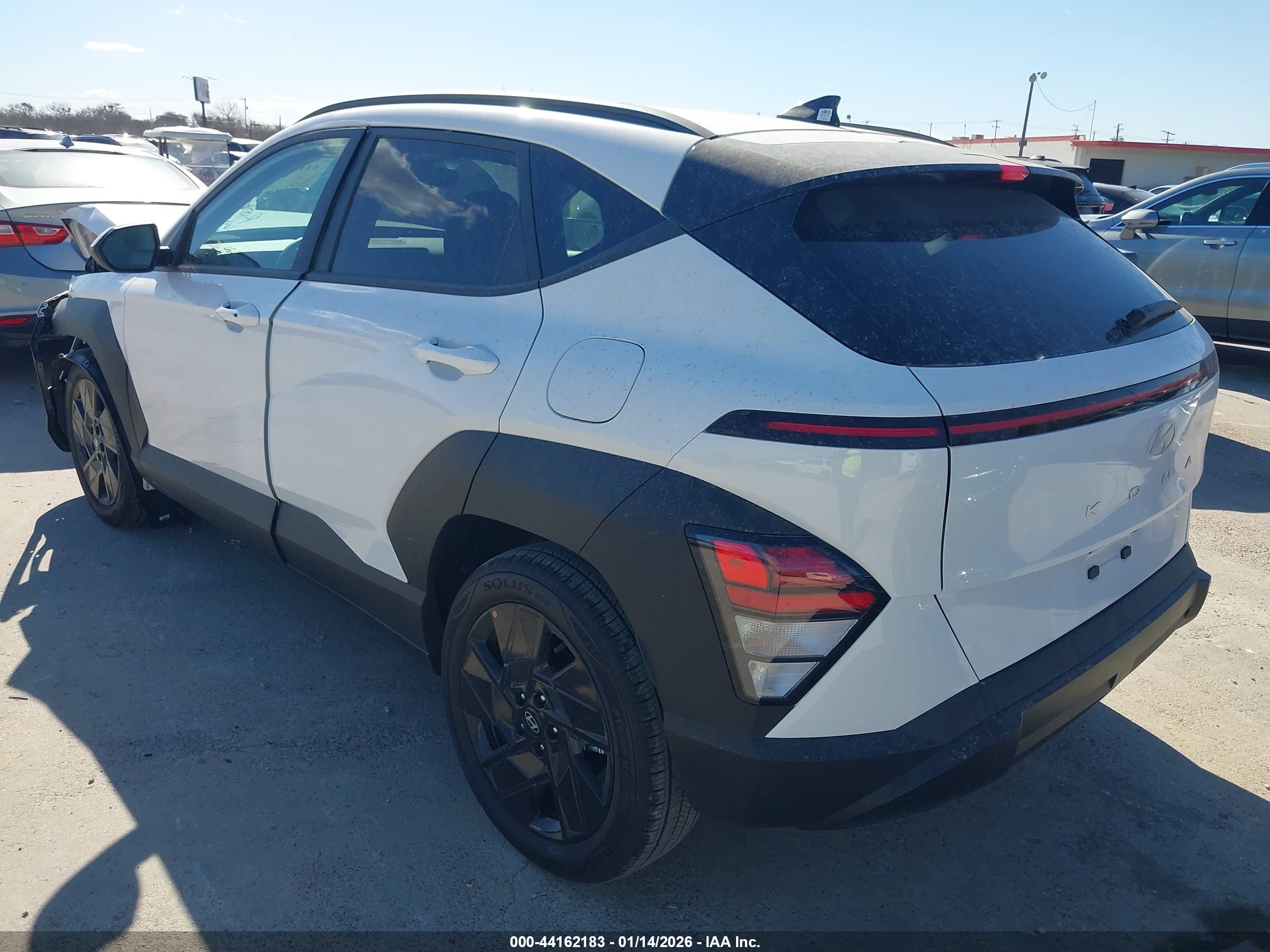 HYUNDAI KONA image 3