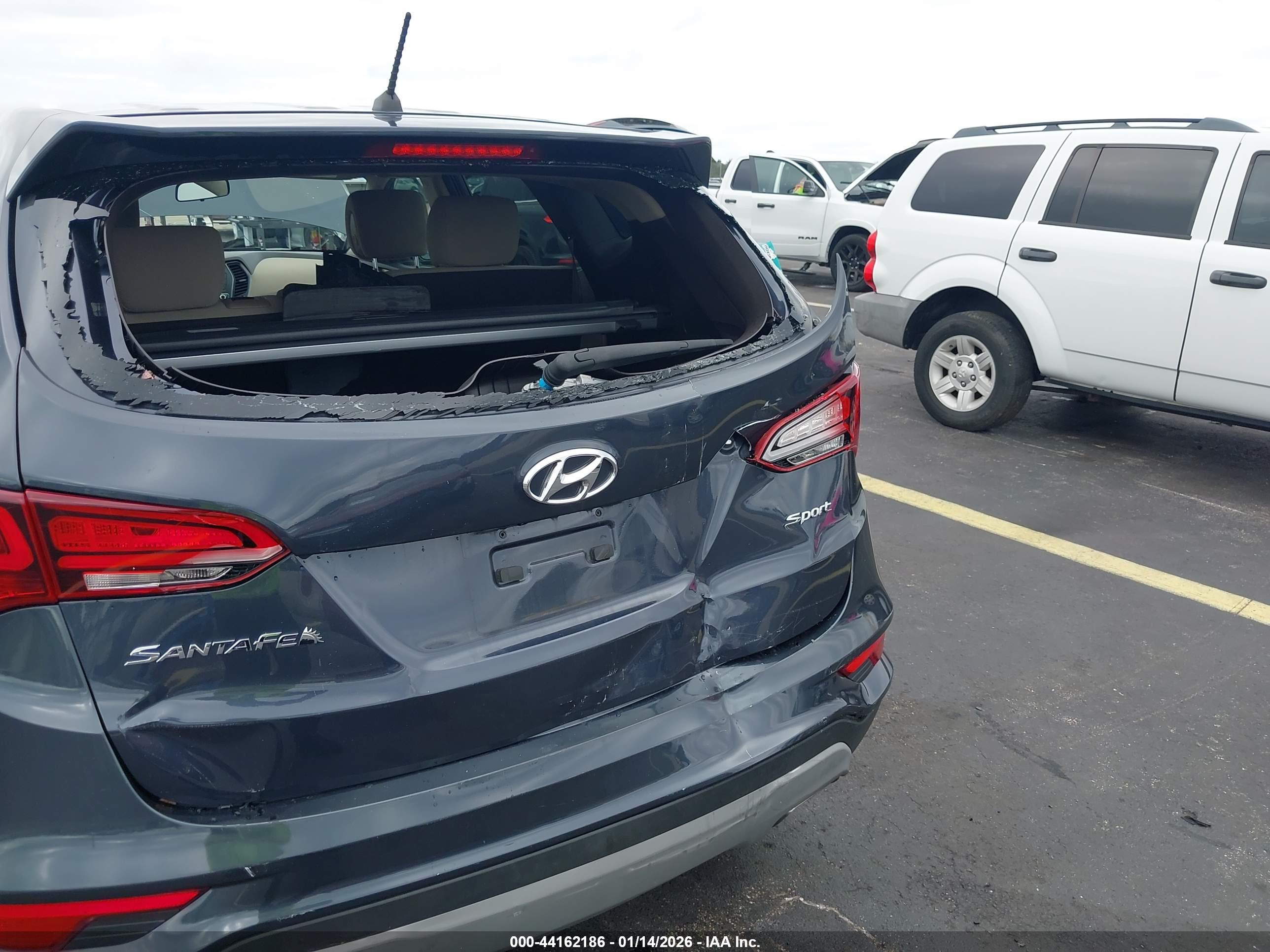 HYUNDAI SANTA image 6