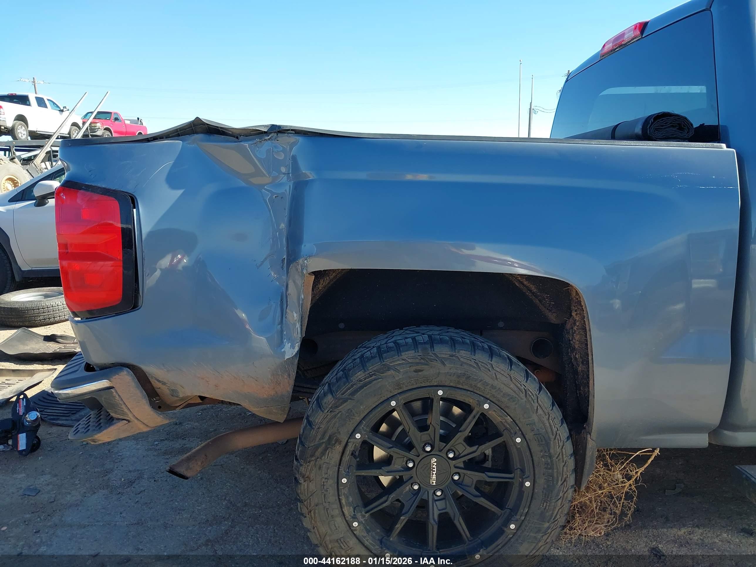 CHEVROLET SILVERADO image 6
